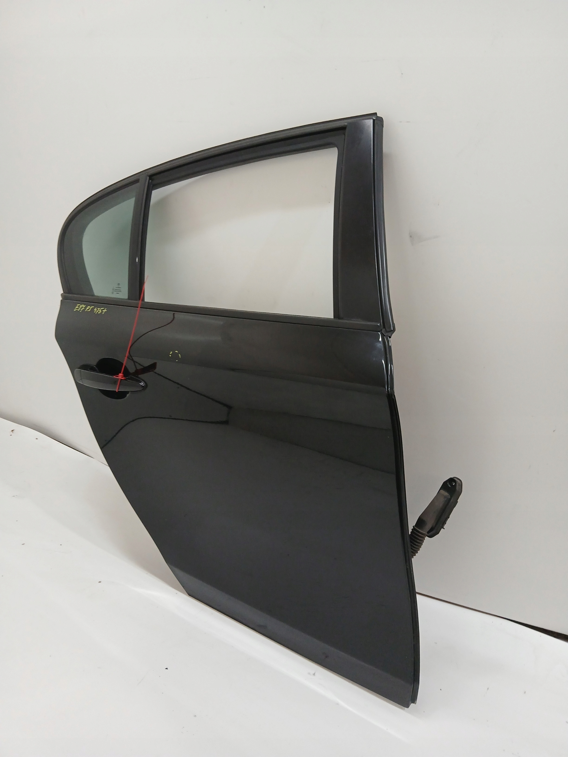 door right rear. BMW E87 BLACK SAPPHIRE 475/9