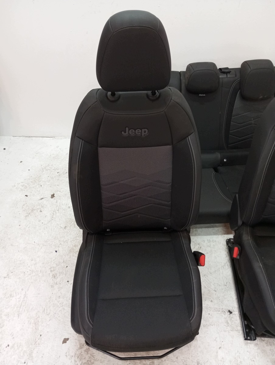 upholstery pol leather seats Jeep AVENGER