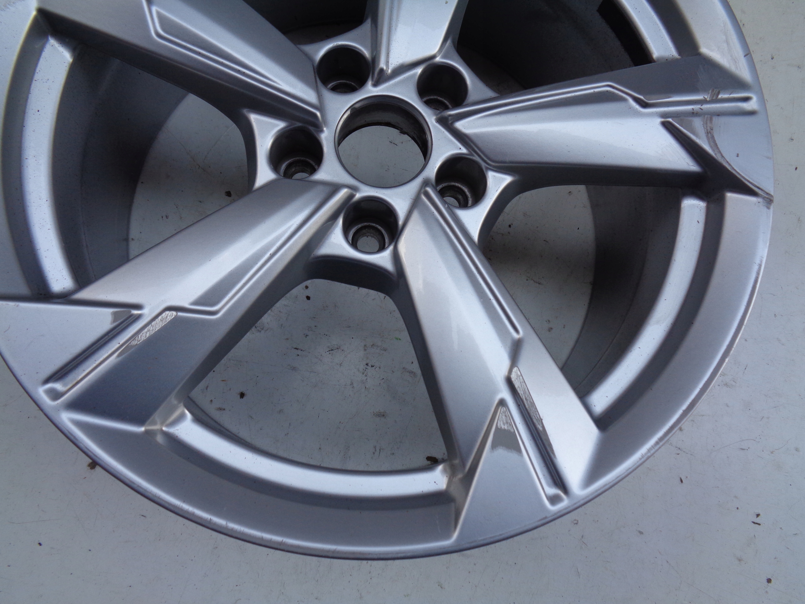 disk hliníkový AUDI 8JX18 ET39 5X112