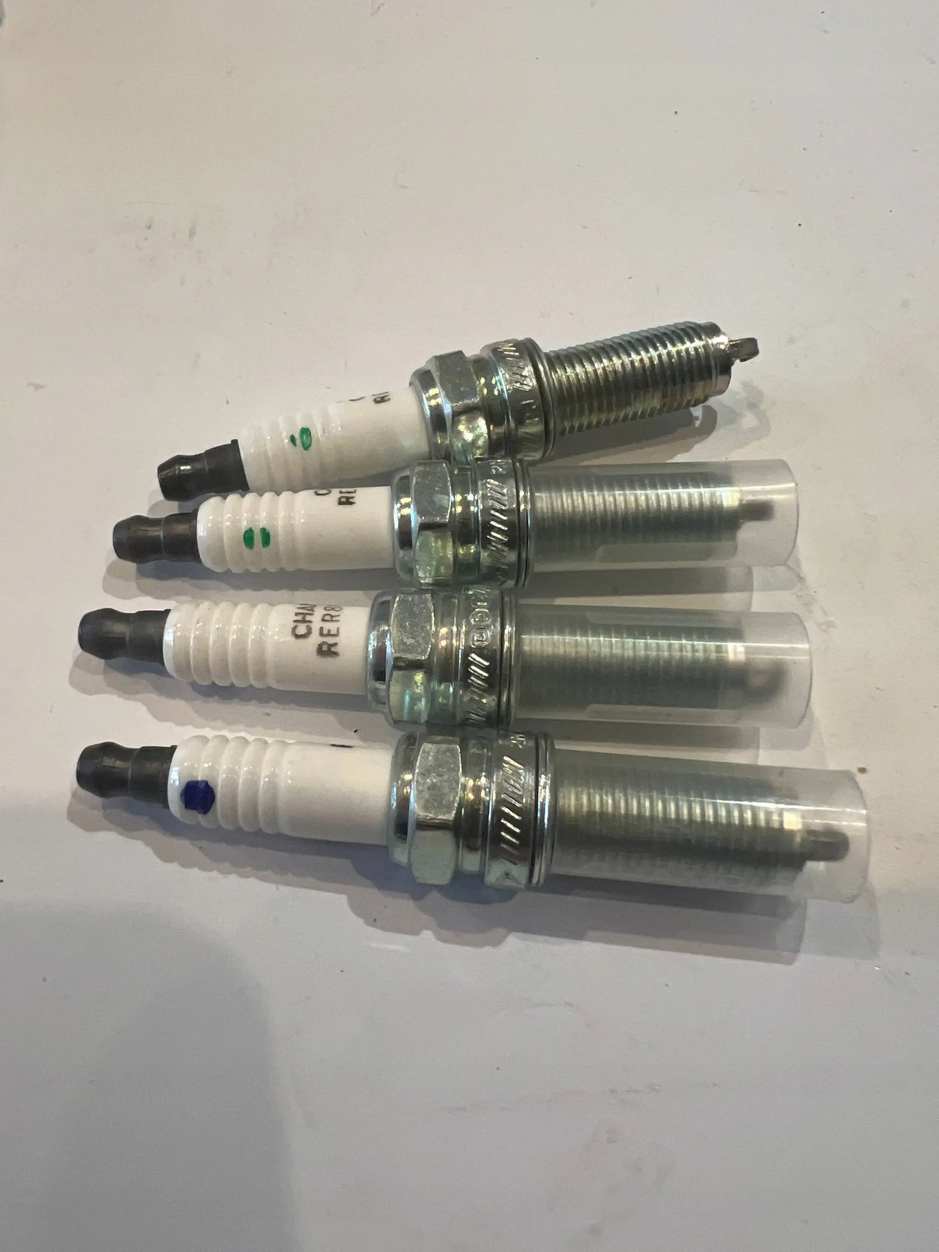HYUNDAI I10 I20 I30 ŚWIECA ZAPŁONOWA KOMPLET 4 SZTUKI NOWE OEM