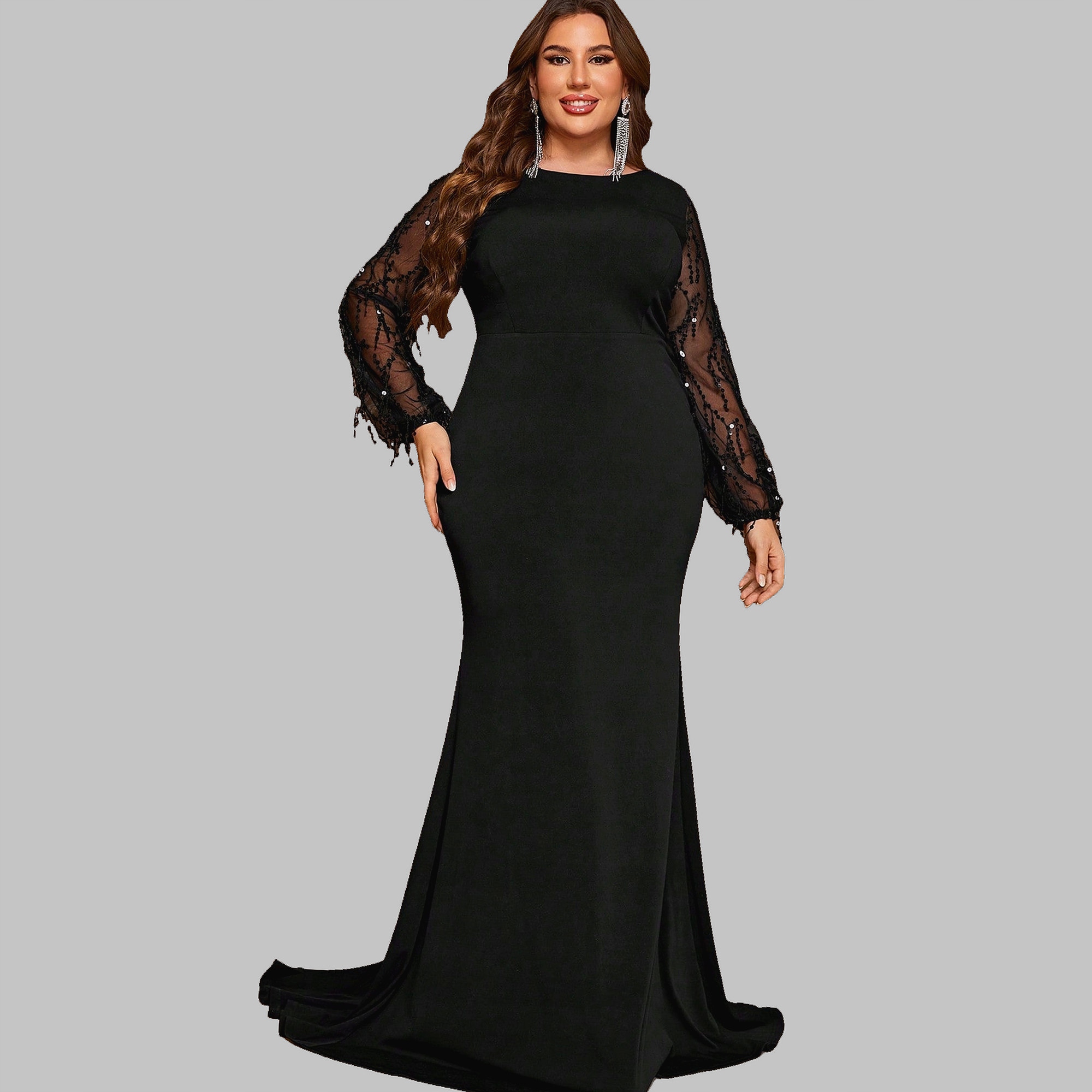 Šaty typu bodycon s flitrovými třásněmi, černé, značka Giffniseti, velikost 4XL (48)
