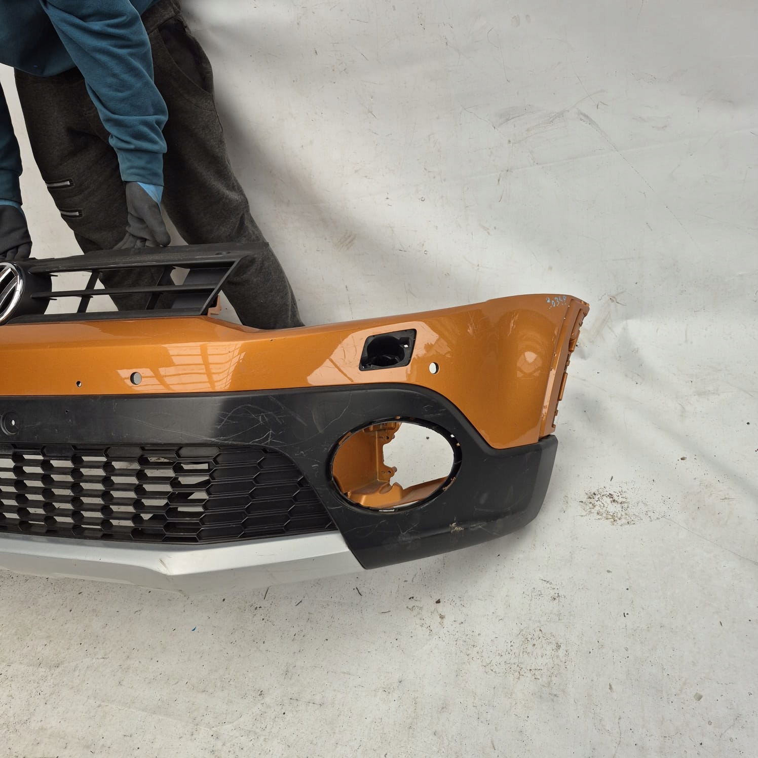 VW POLO V 5 6R 6C CROSS 11-17 bumper front front washer PDC