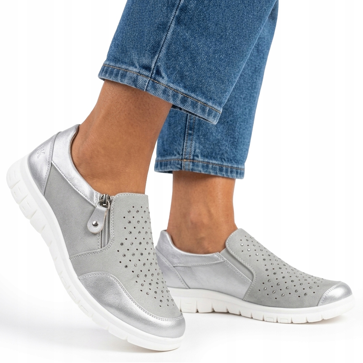 Dámské ažurové polobotky stříbrné šedé s zirkony, vroubkovaná kůže Wojtyłko 36