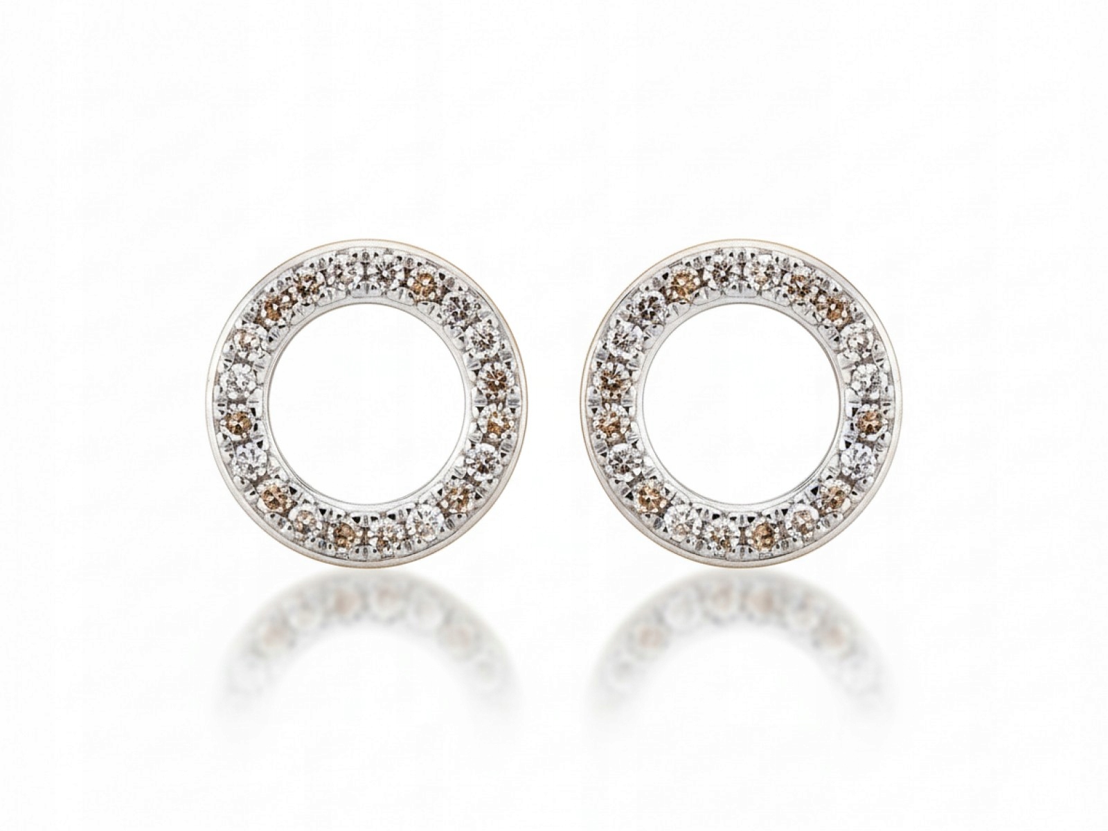 Zlaté náušnice 585 s kroužkem na tyči s brilianty 0,09 ct.