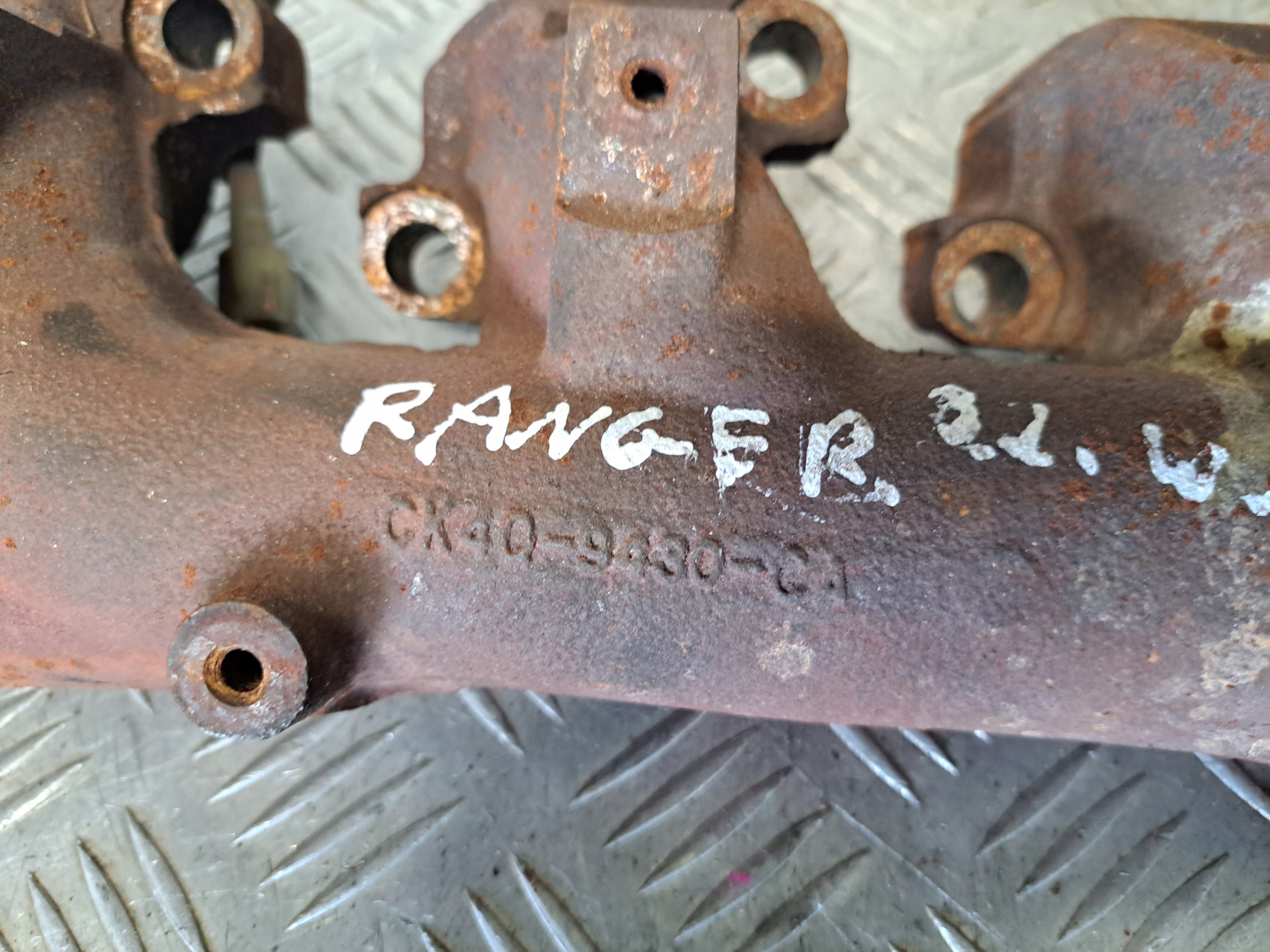 Ford OE CK4Q-9430-CA коллектор выпускной