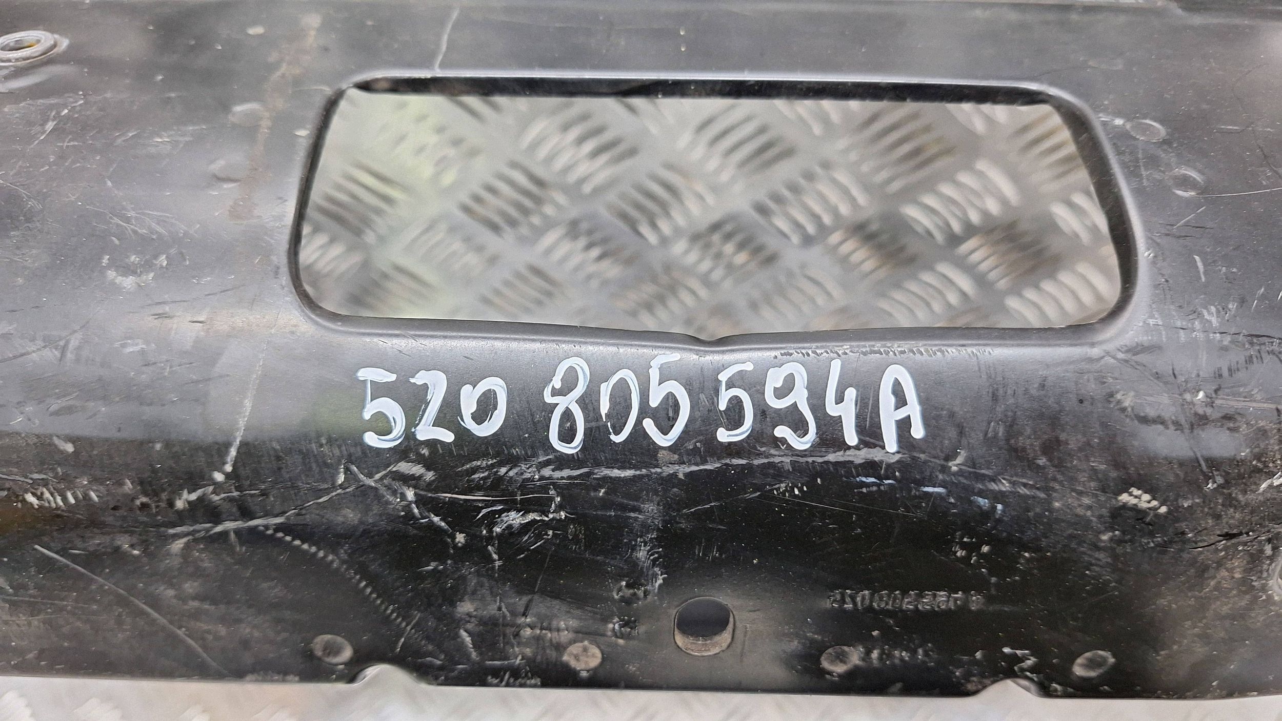 face avant traverse de fer original 5Z0805594A VW FOX