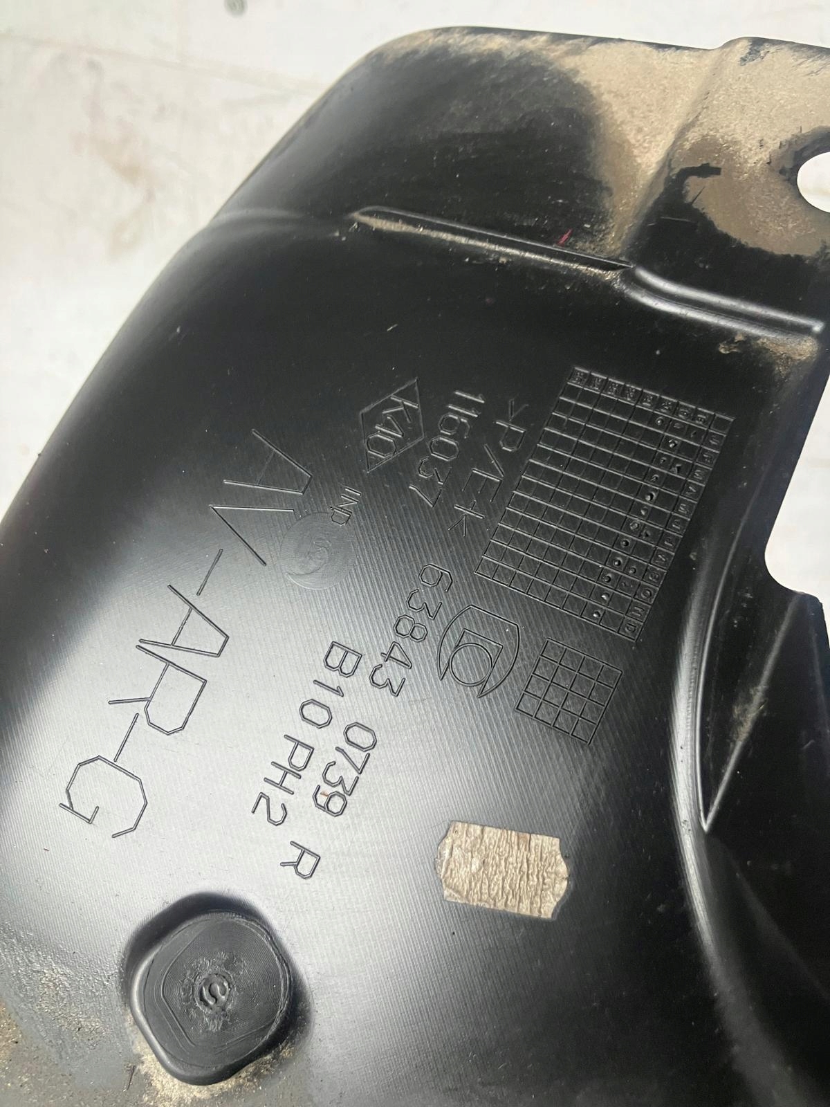 mudguard left front RENAULT ZOE II LIFT rear part