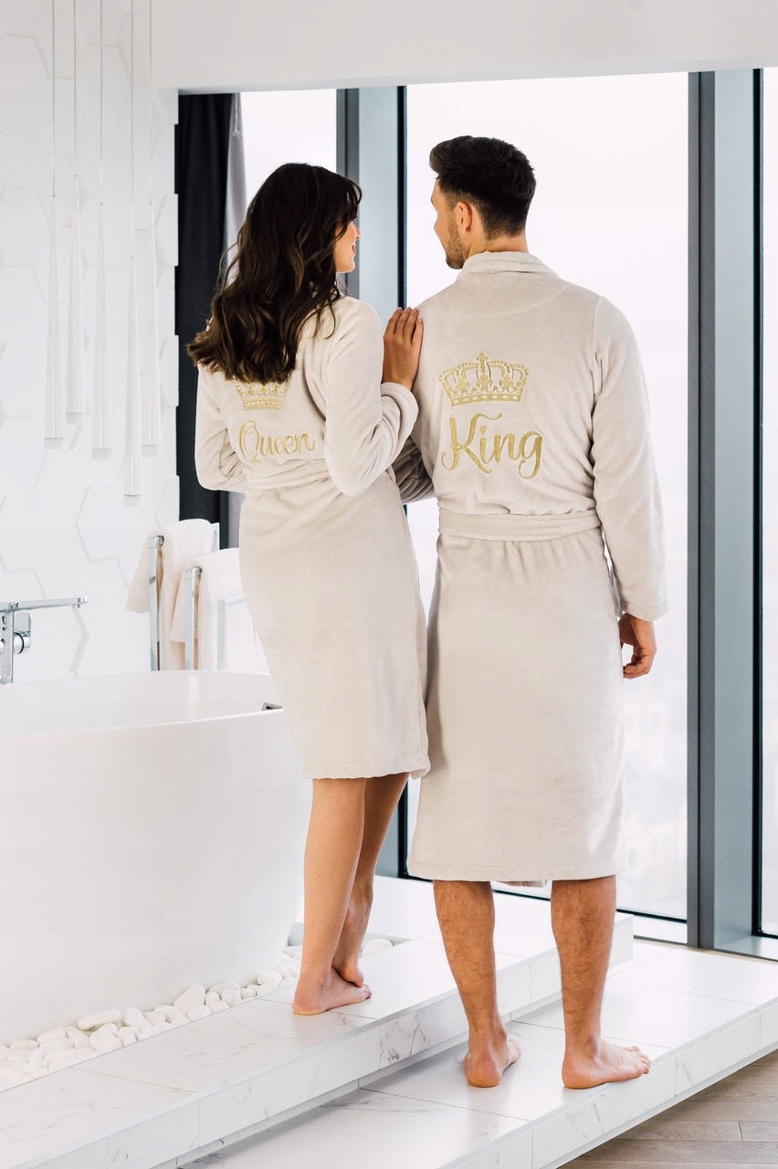 Sada vyšívaných županů ecru pro pár dárek k svátkům, teplé a silné