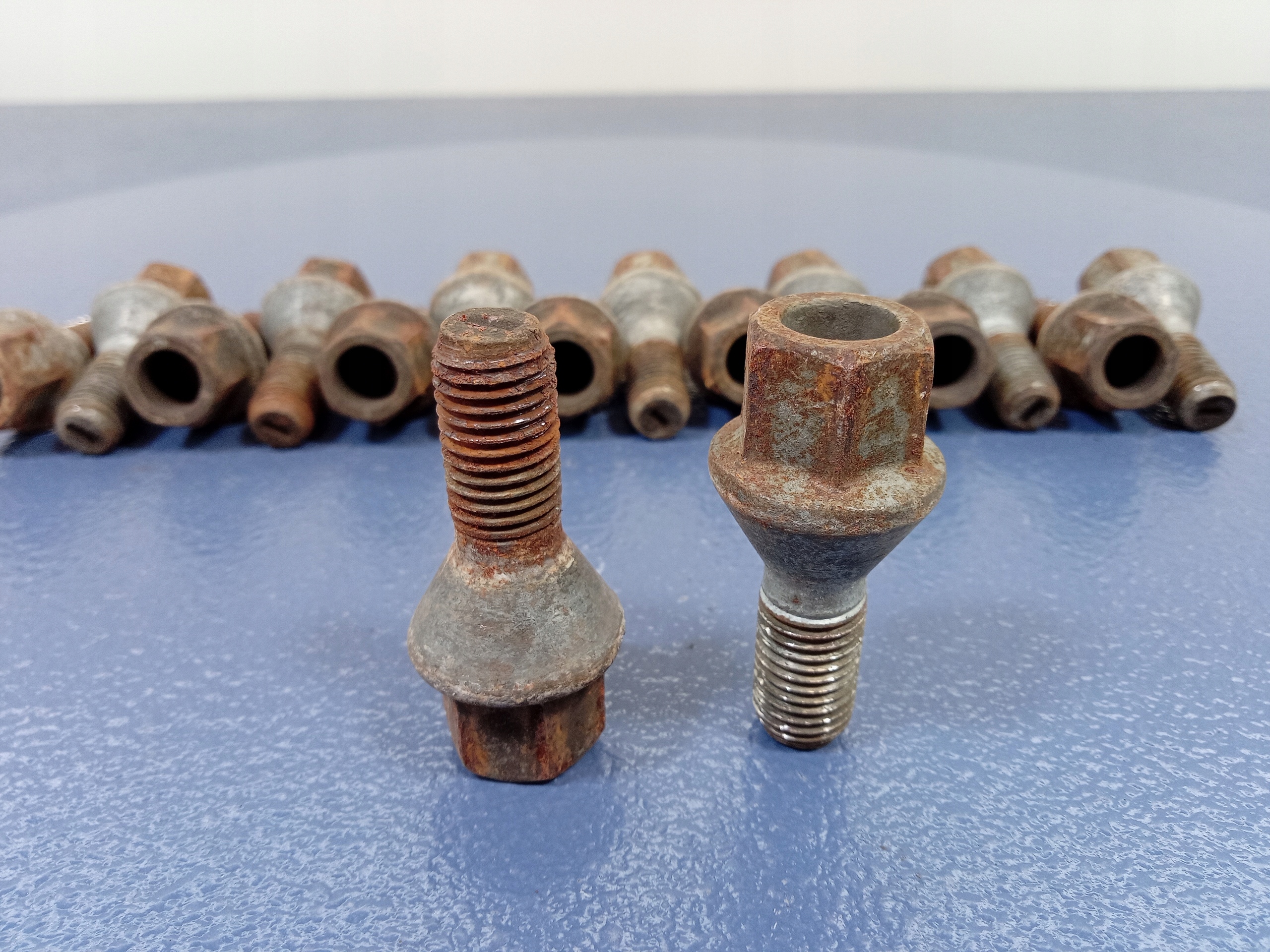 RENAULT CLIO IV ŚRUBY DO KÓŁ M12X1.5 16 SZTUK Kod producenta 01