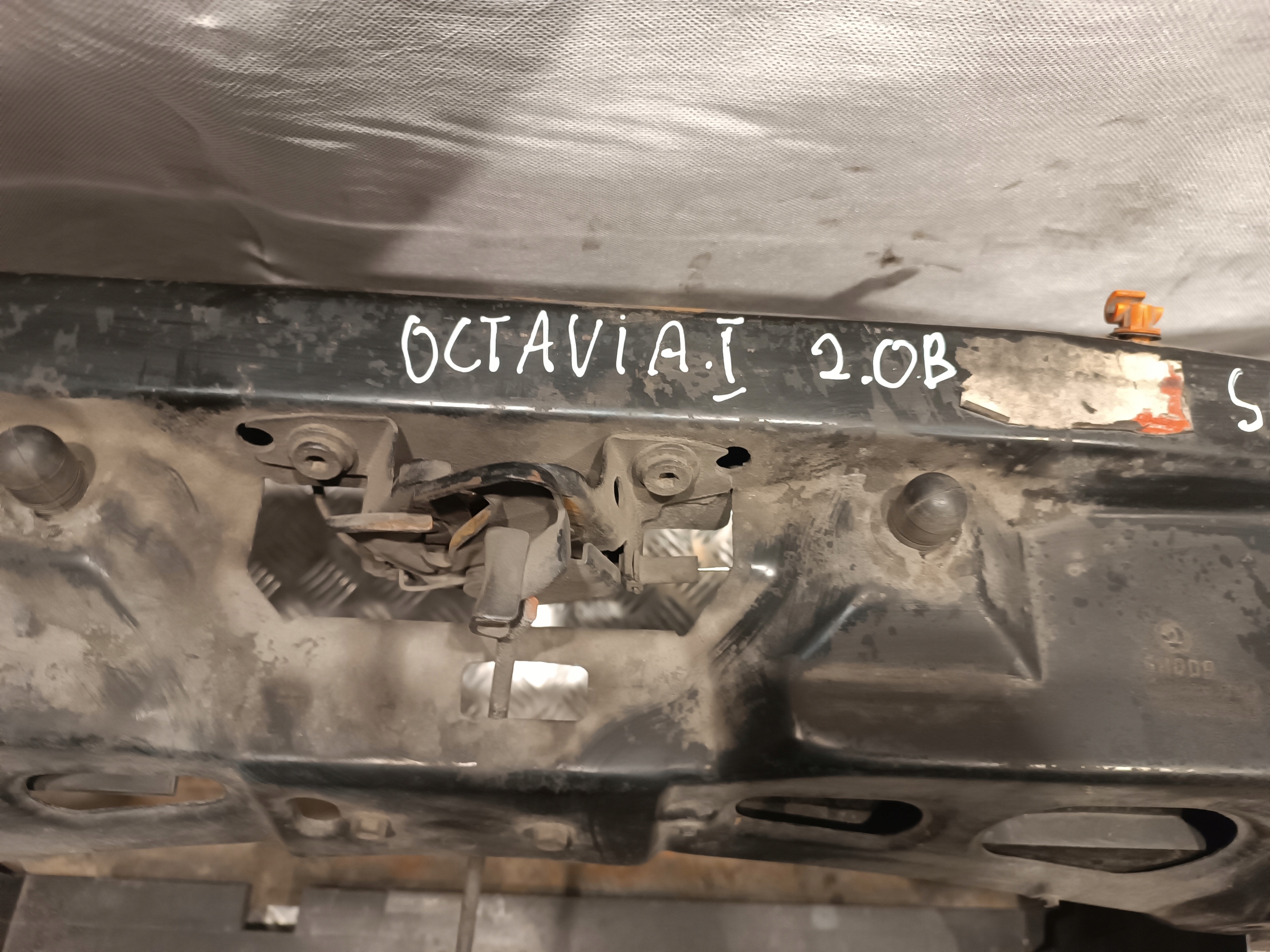 support panel for radiators SKODA OCTAVIA and 2001r 2.0B