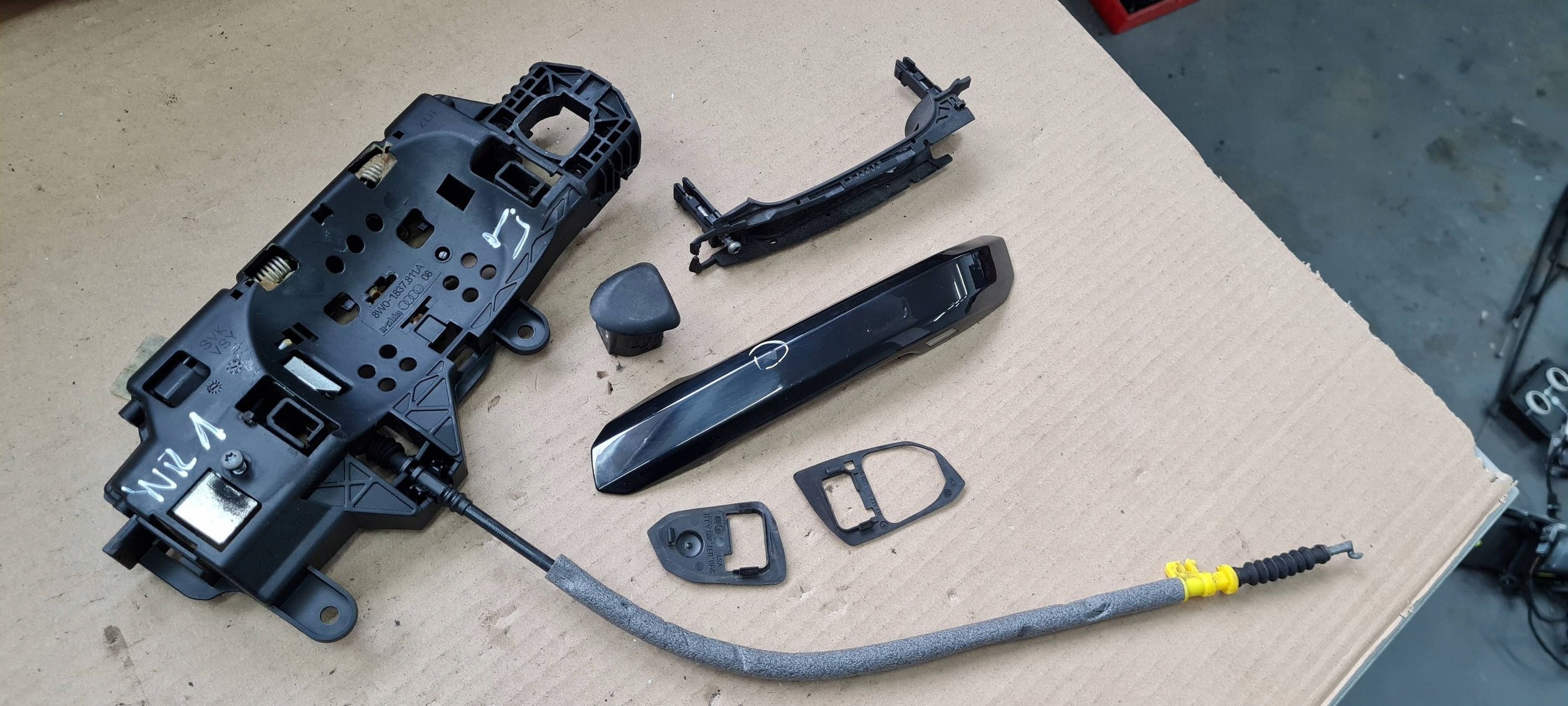 A4 B9 8W handle door left left rear part support LY9B 8W0837239 A5 8W