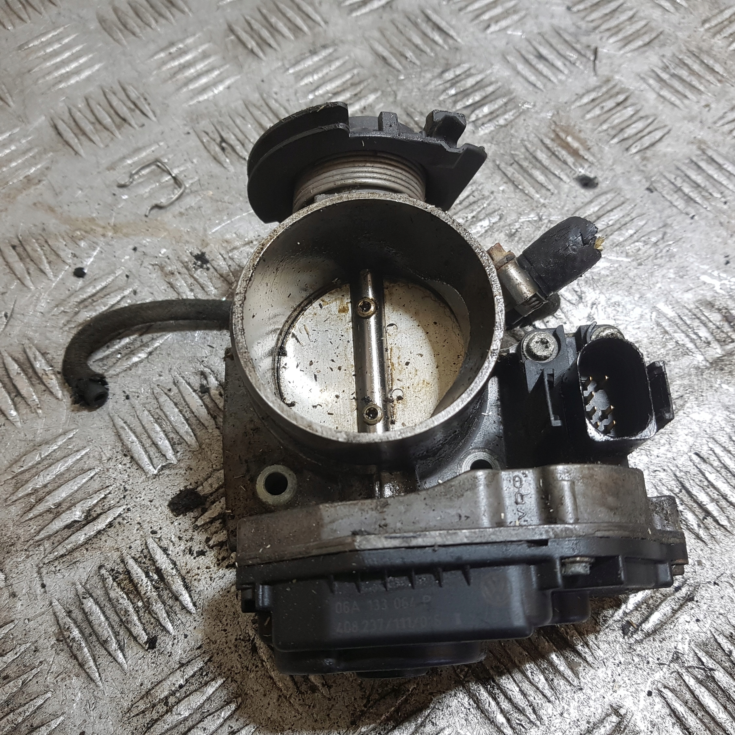 Valvola a farfalla VOLKSWAGEN SHARAN 1 1.8 T 06A133064P