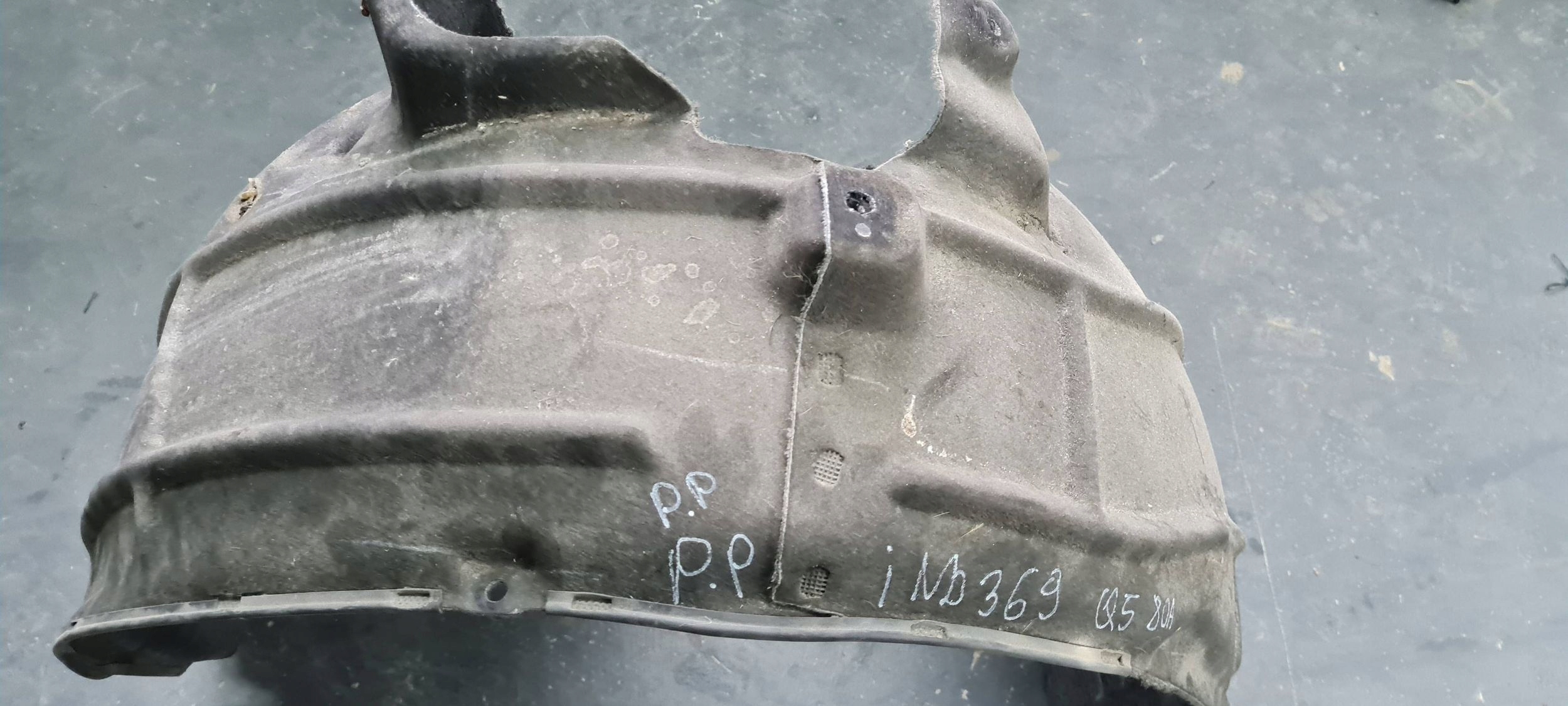 Q5 80A SQ5 mudguard left left front front MATERIAL ORG
