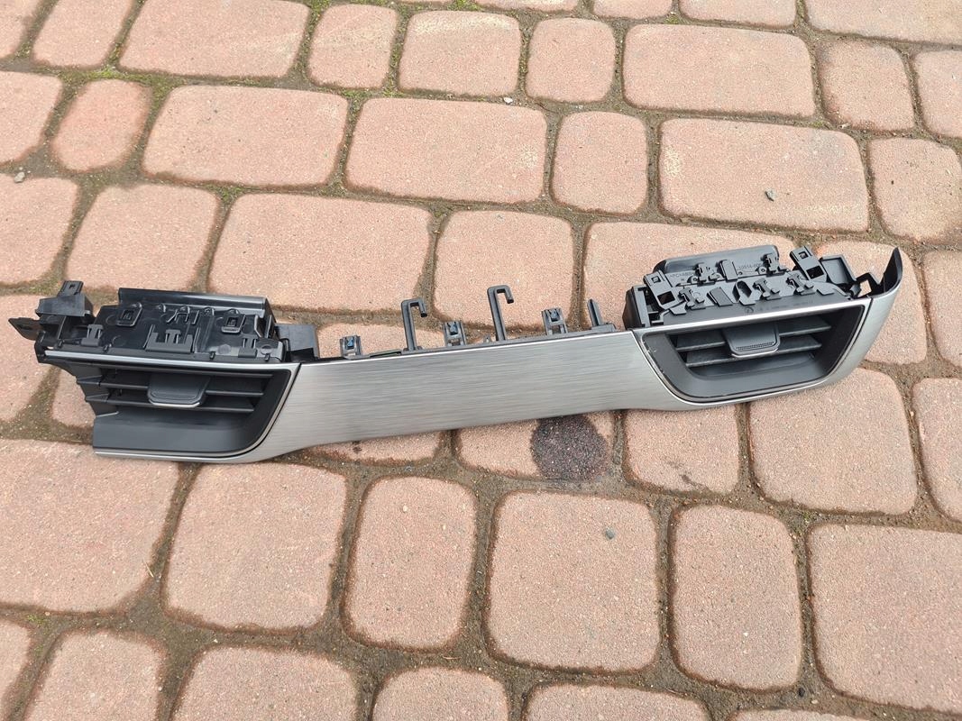 Решітка радіатора Renault Captur II 2 687609954r