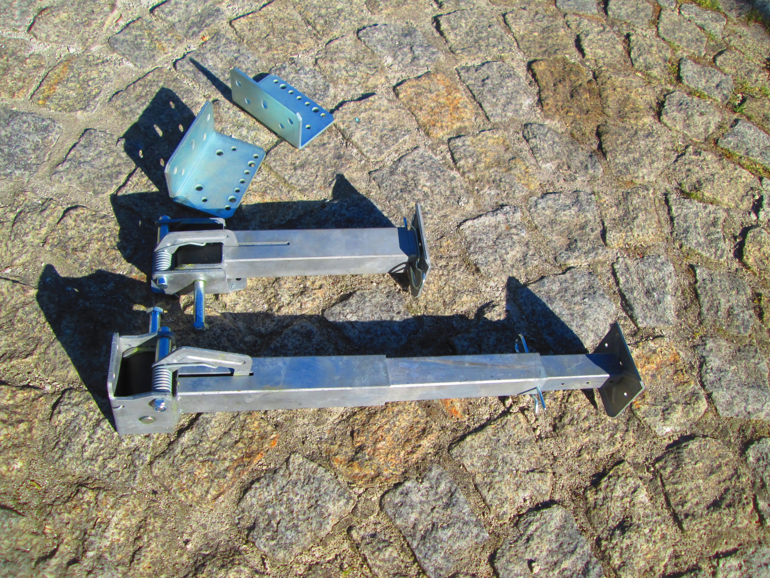 PODPORY,NOGI DO AUTO KEMPINGU