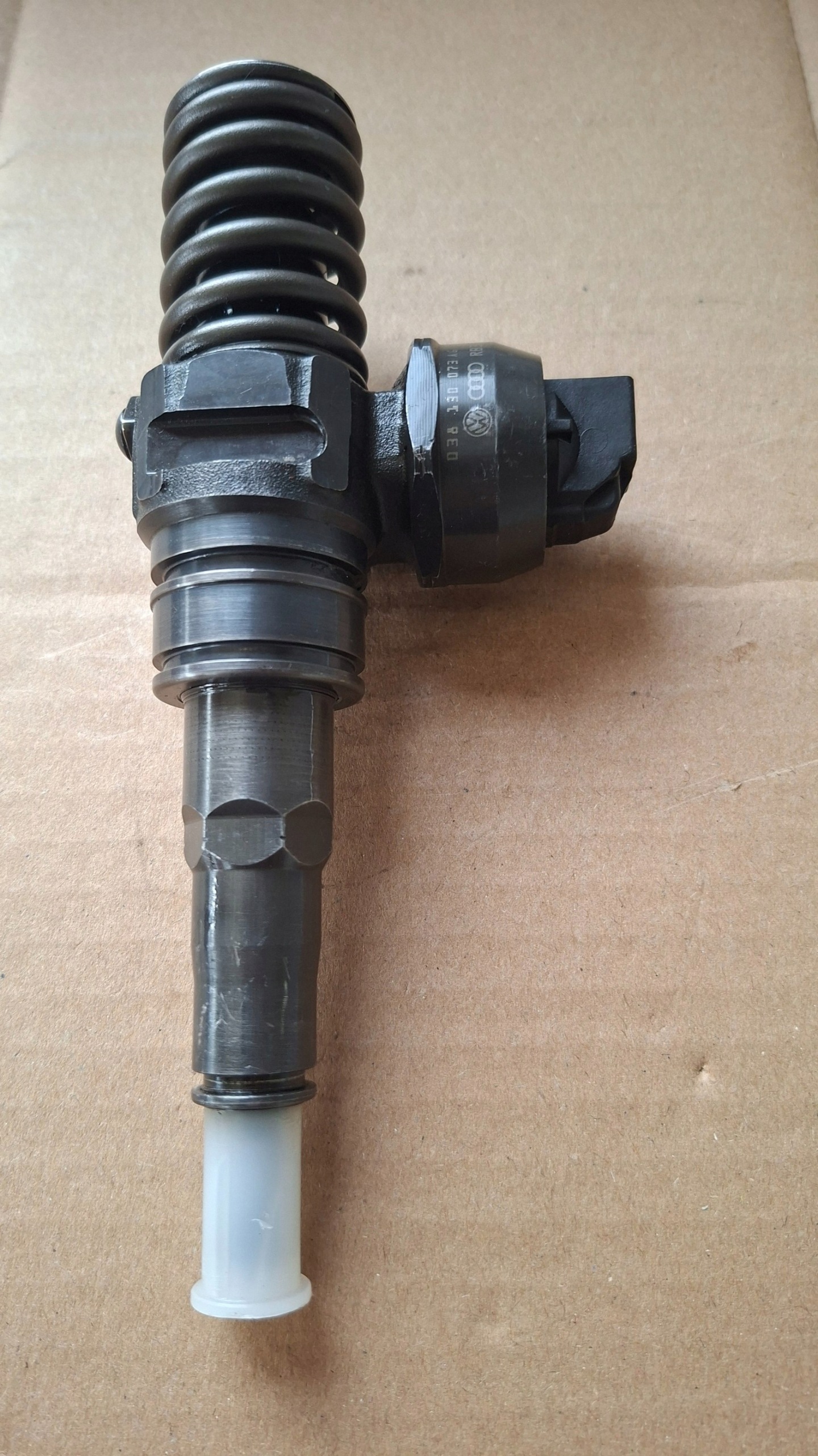 Pumpedüse VW 1.9TDI BOSCH 0414720215 WYDRUK