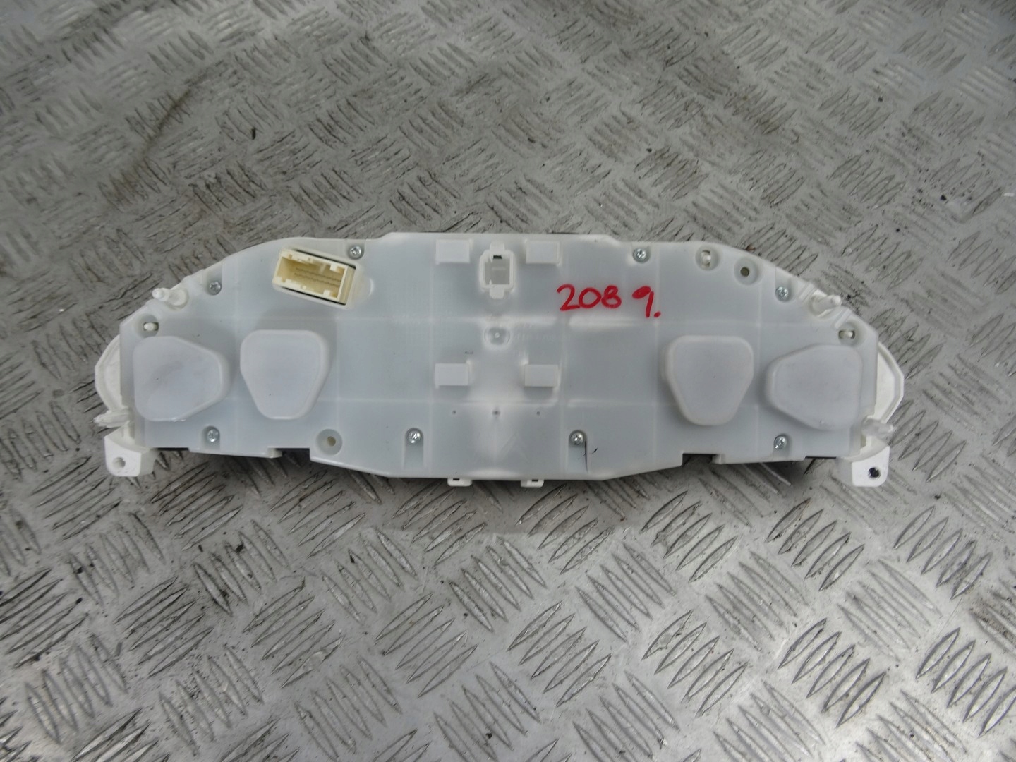 PEUGEOT 208 dials clock 9813869380