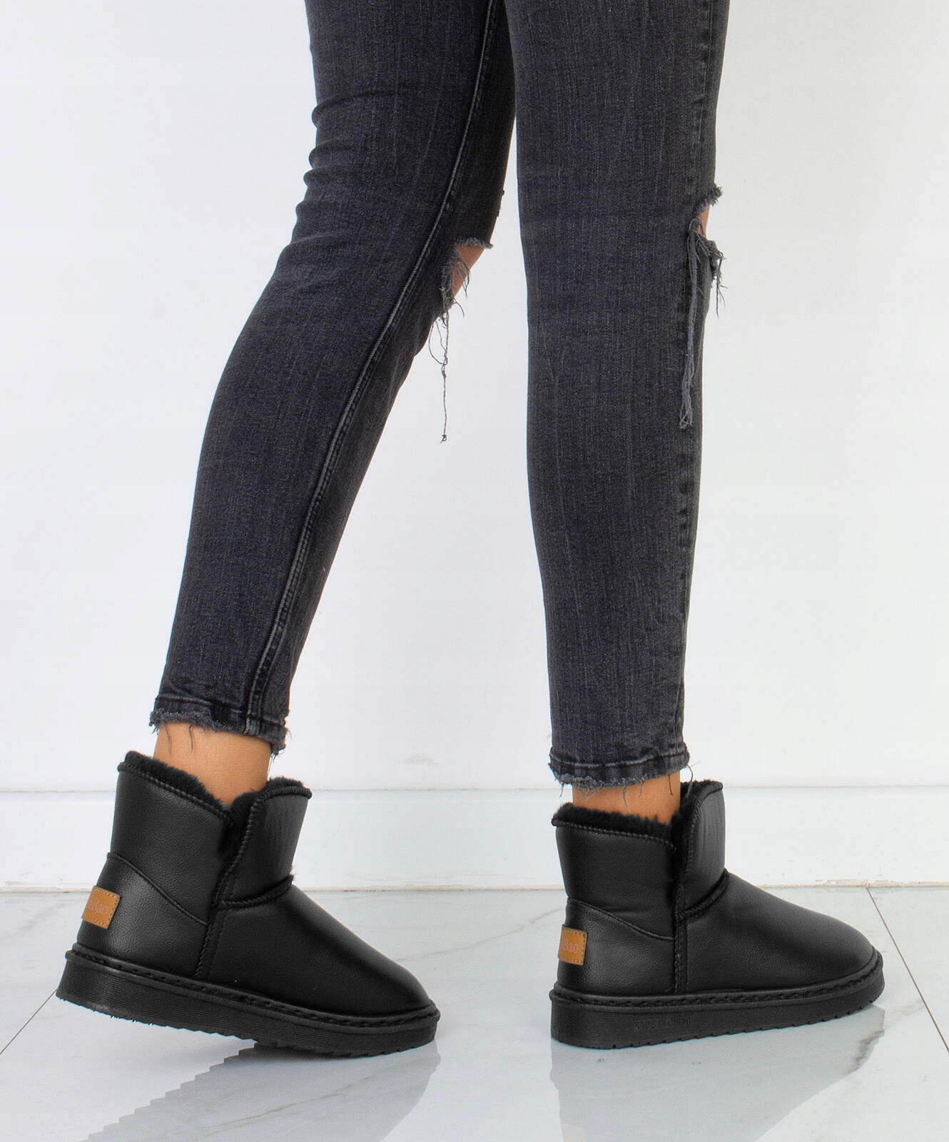 7858 CZARNE OCIEPLANE SKÓRZANE ŚNIEGOWCE WSUWANE 39 Rozmiar 39