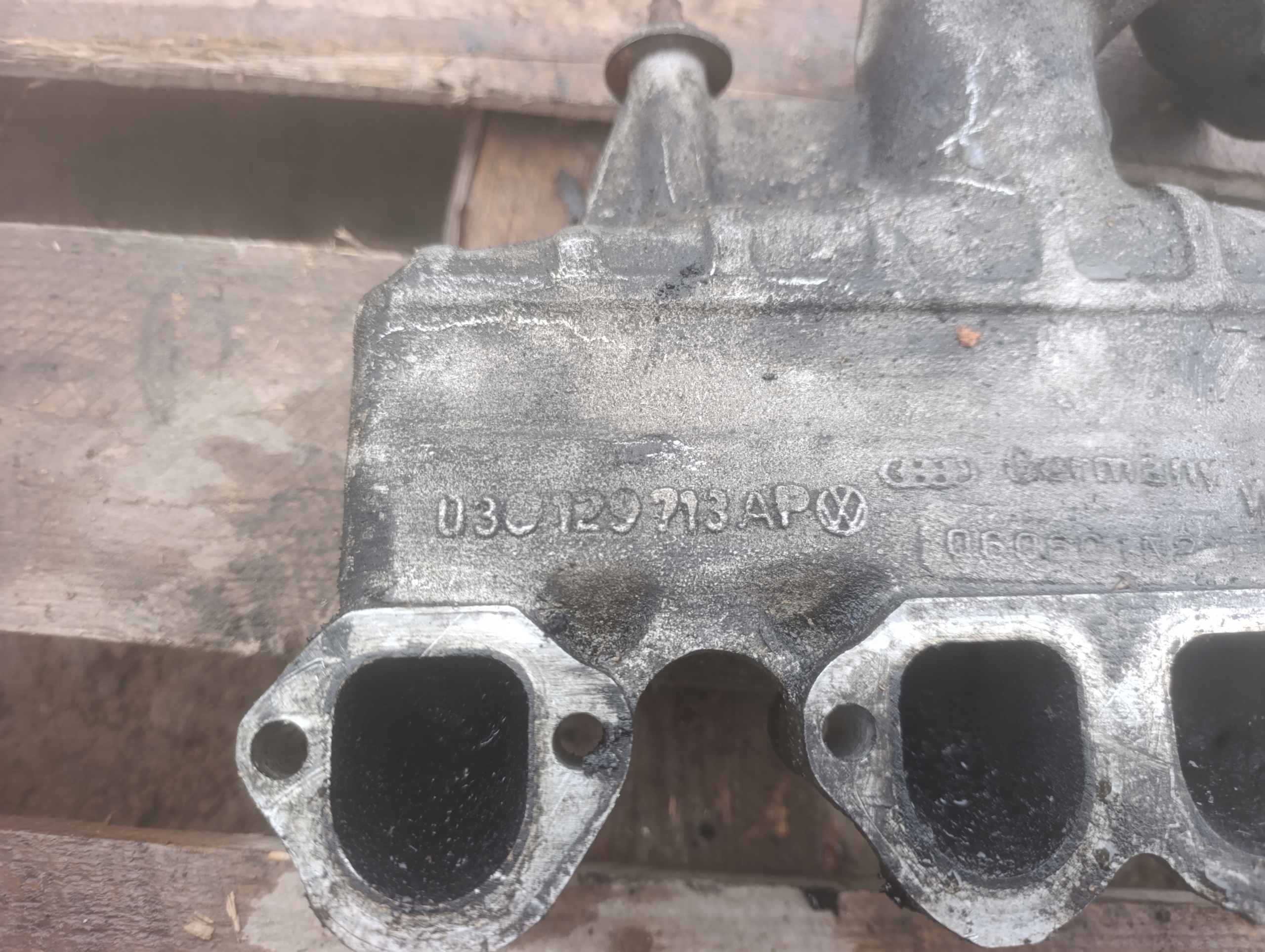 intake manifold audi A3 8P 1.9 TDI 03G129713AP