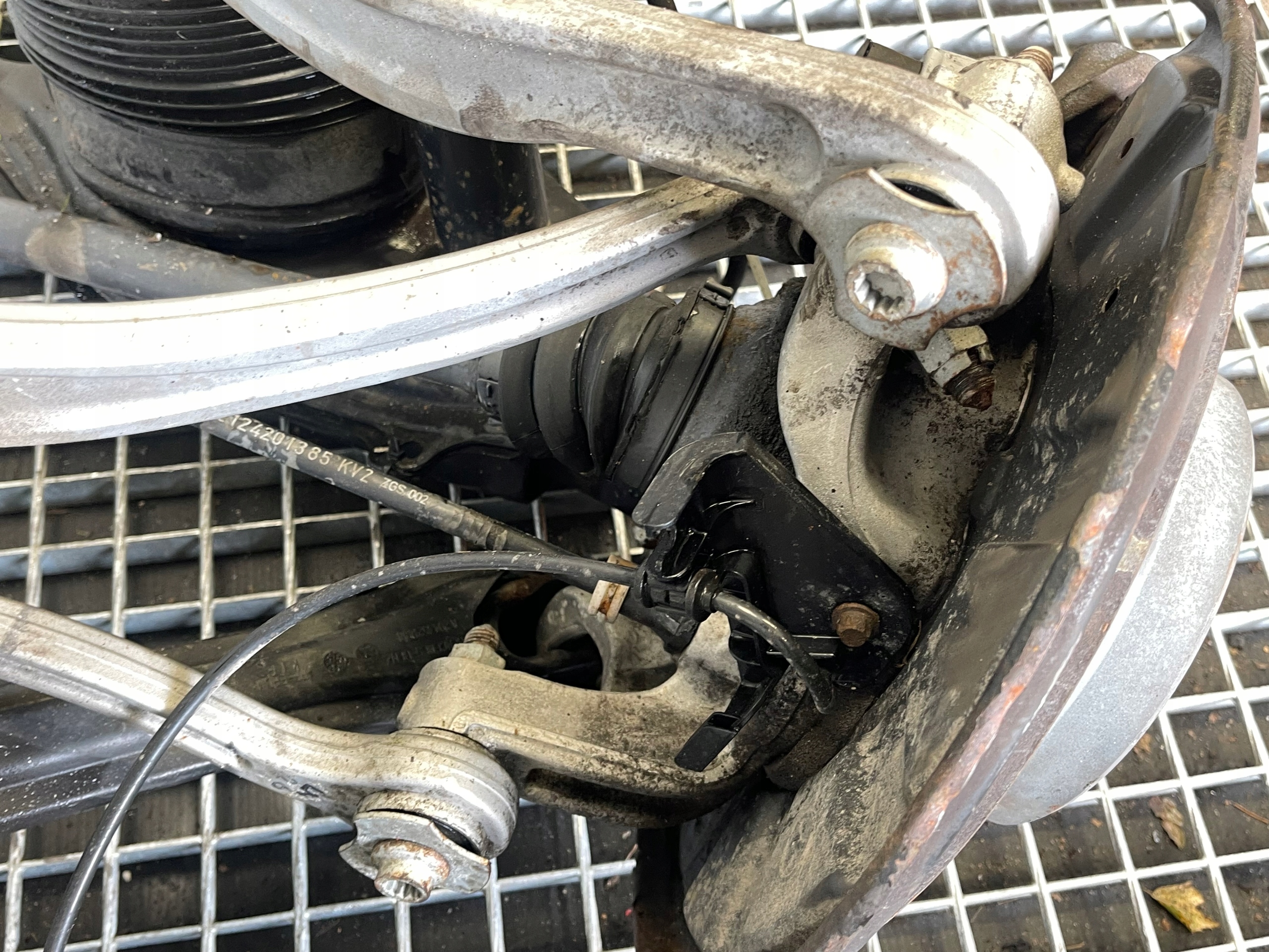 MERCEDES E W212 MCPERSON swing left rear part MIECH