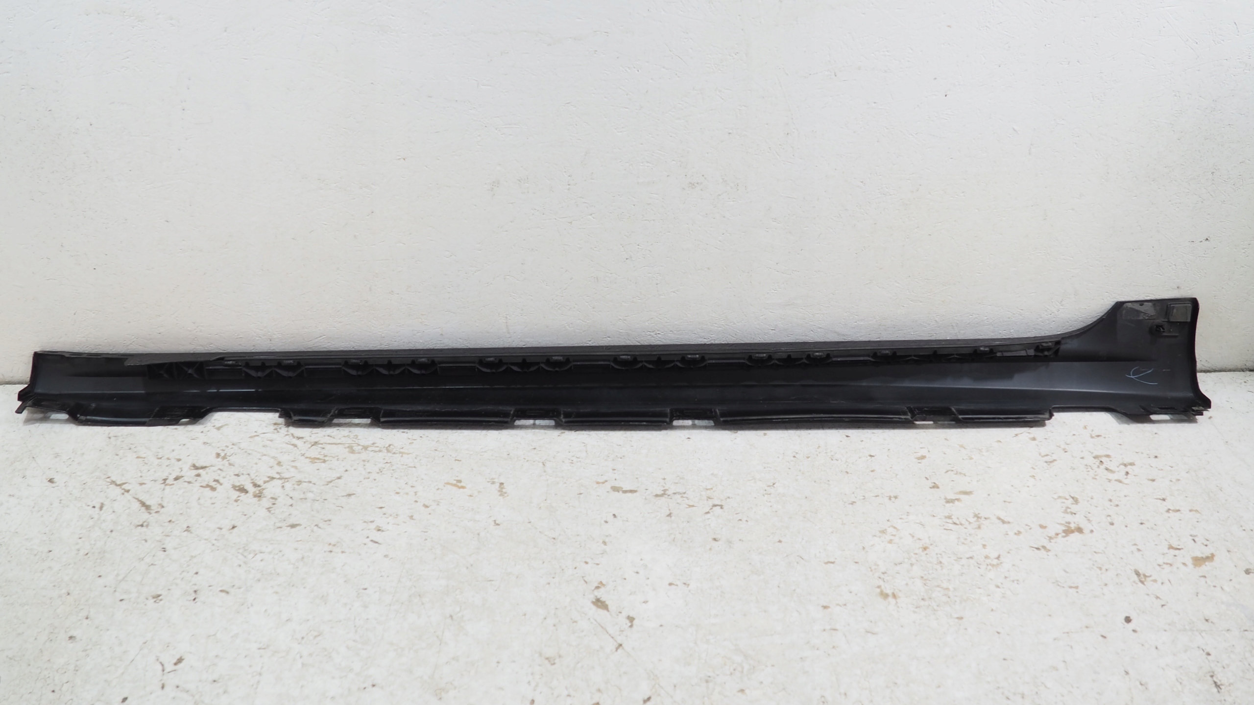 Audi A5 8W moulding threshold right 8W8853860