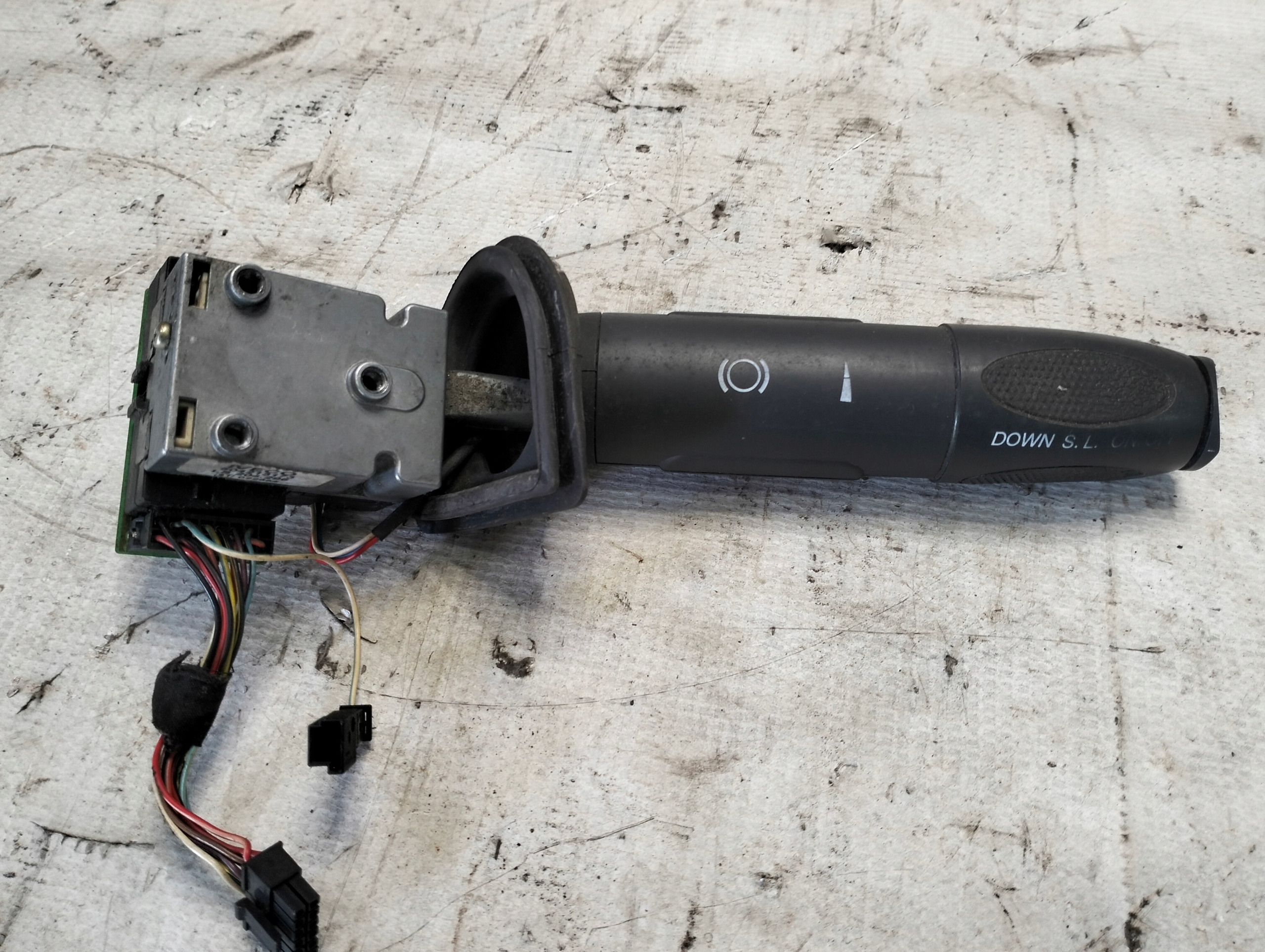 switch MANETKA TEMPOMATU REDARDERA IVECO STRALIS 450 E5 OE 504213173