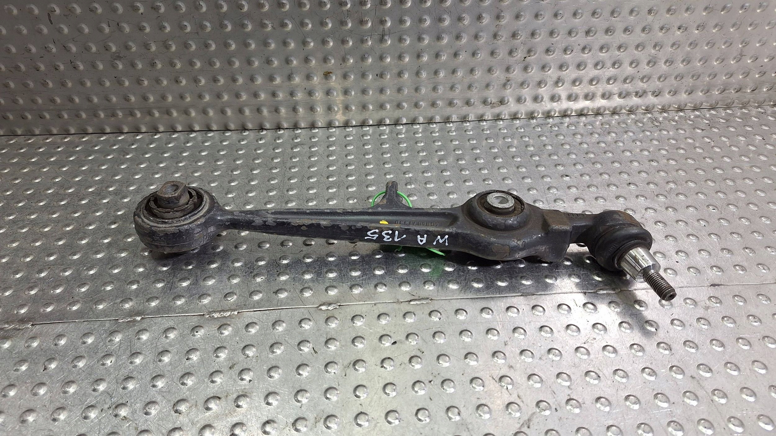arm left front 4D0407155D VW PASSAT B5 AUDI A4 B5 A8 D2