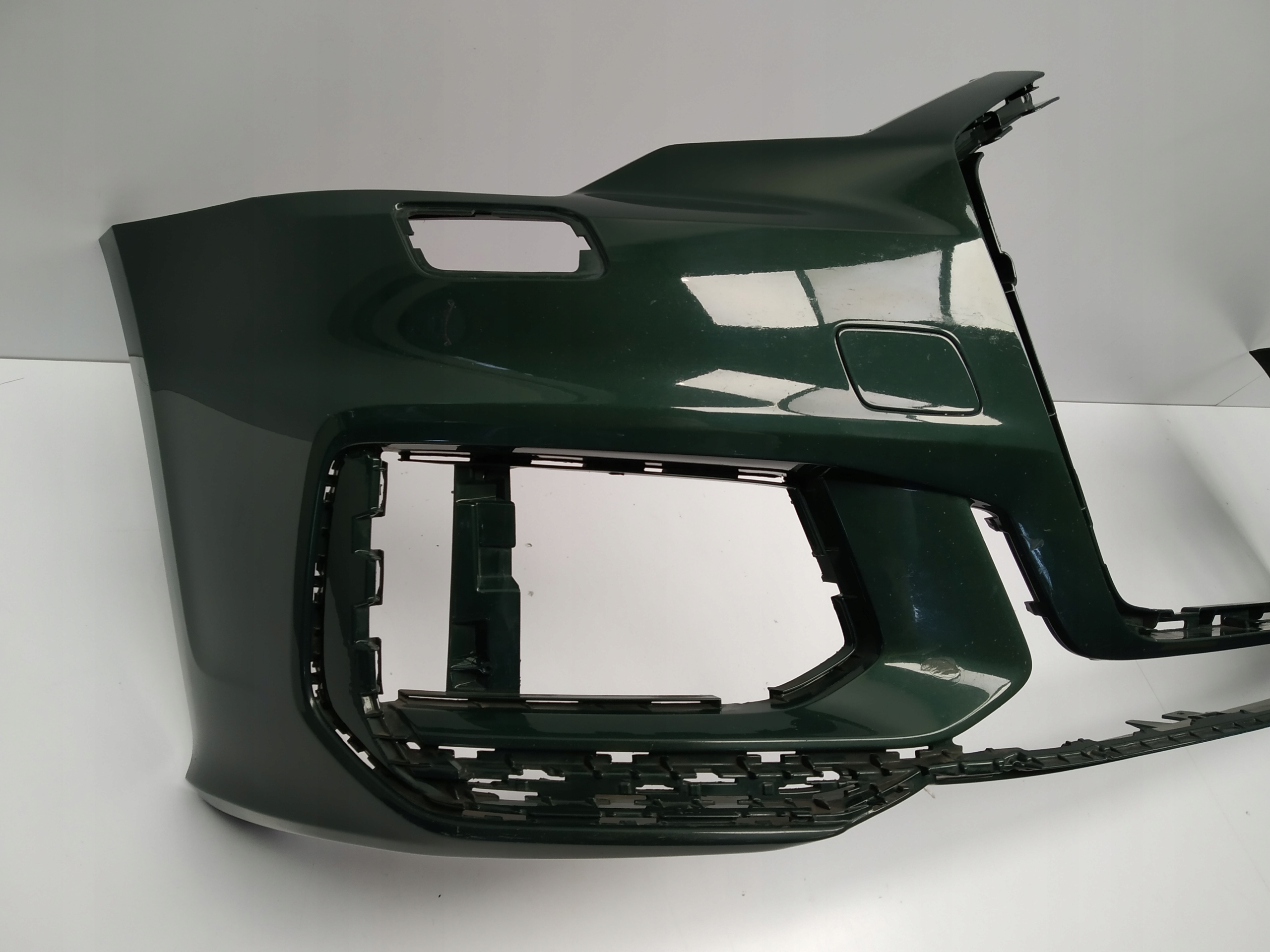 18- Audi A6 C8 S6 S Line bumper front green 4K0 below listwe before lift