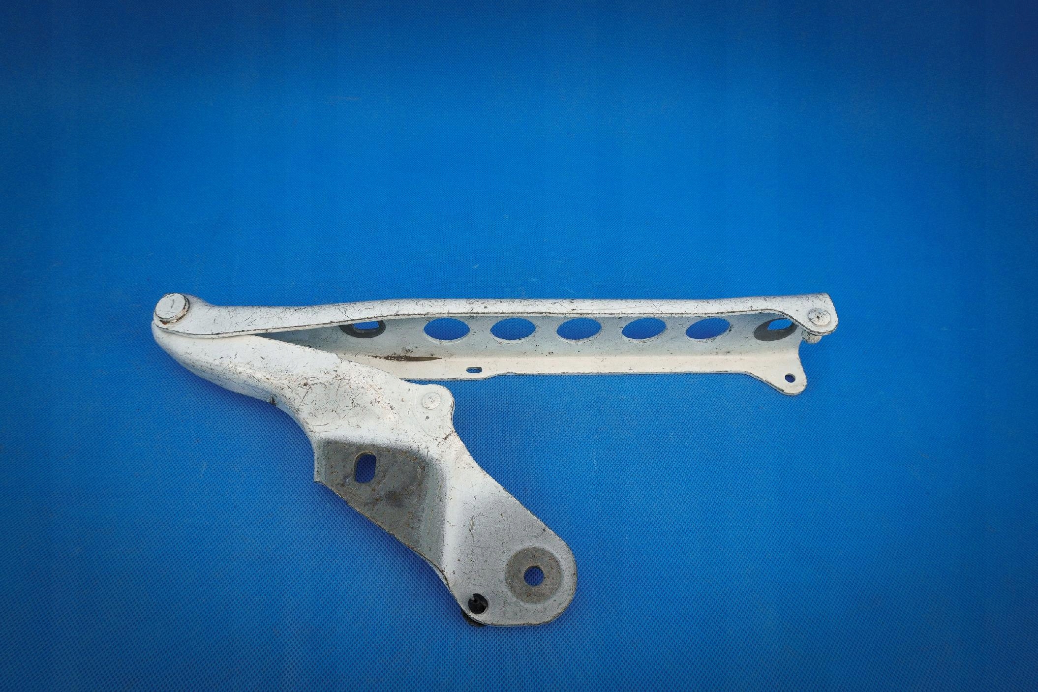 hinge bonnets front right Audi A8 S8 4H 4H0823302D