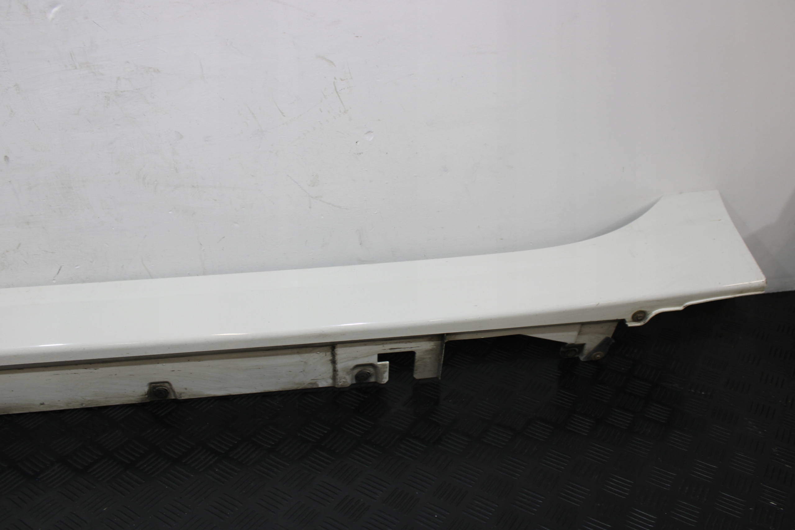 cap threshold left threshold left BMW 1 F40 7461381