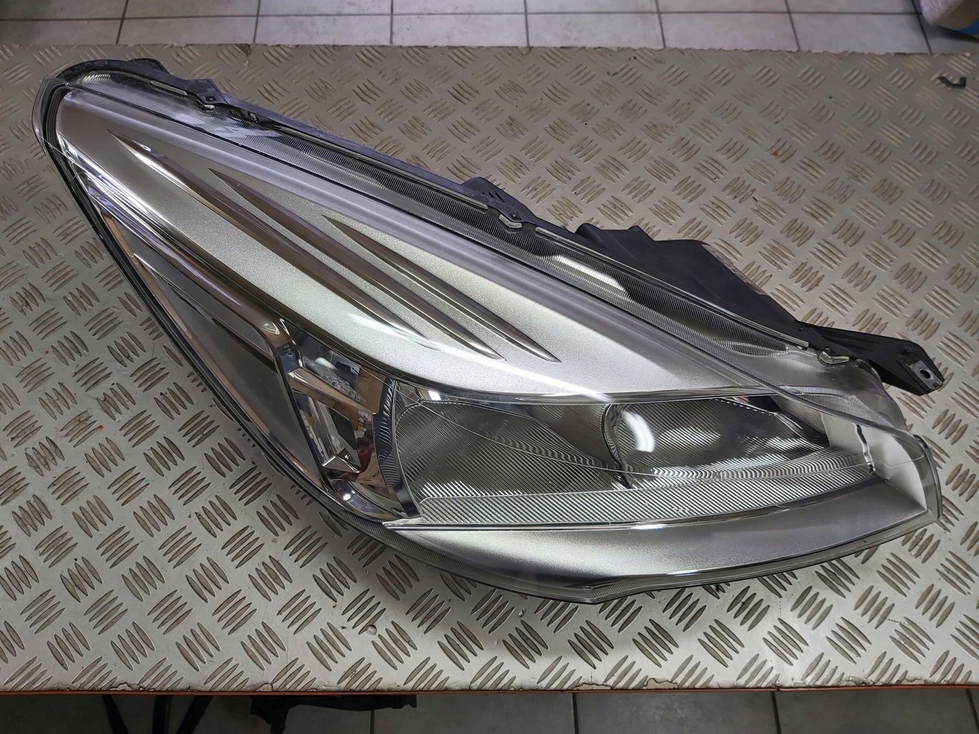 light right front FORD KUGA II 2012R->