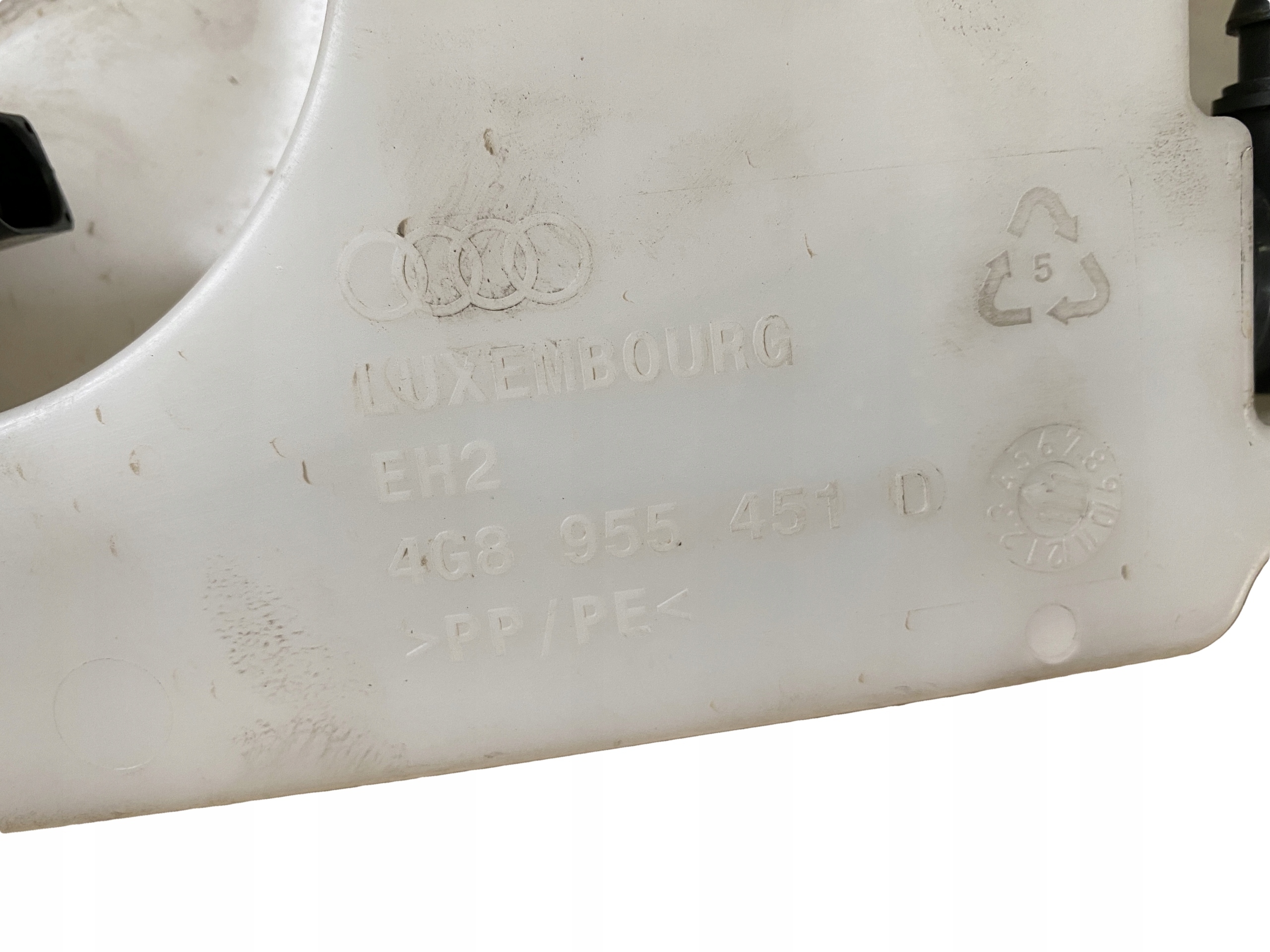 AUDI A6 A7 4G washer fluid tank 4G8955451D