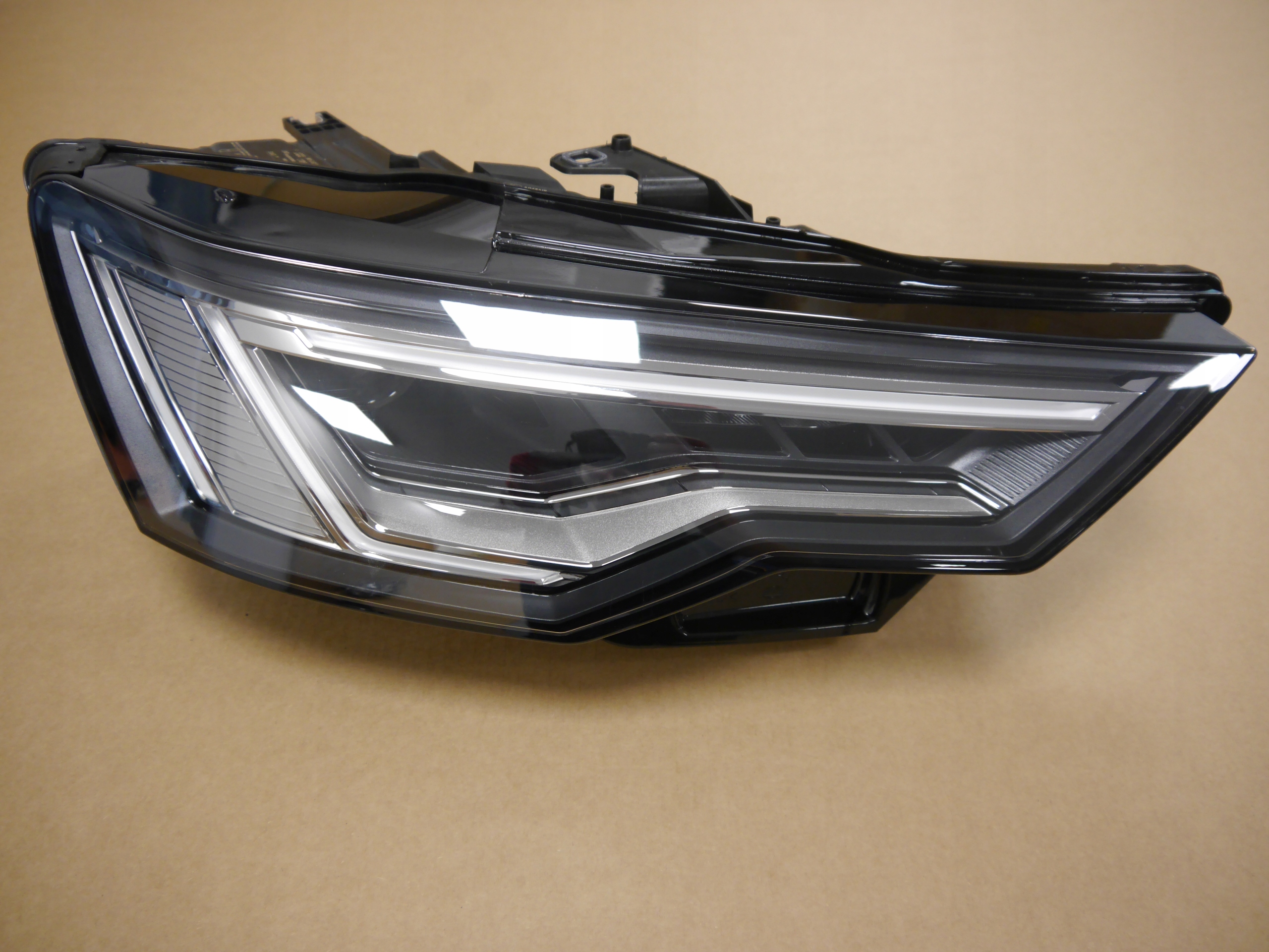 AUDI A6 C8 LAMPA FULL LED 4K0941040C