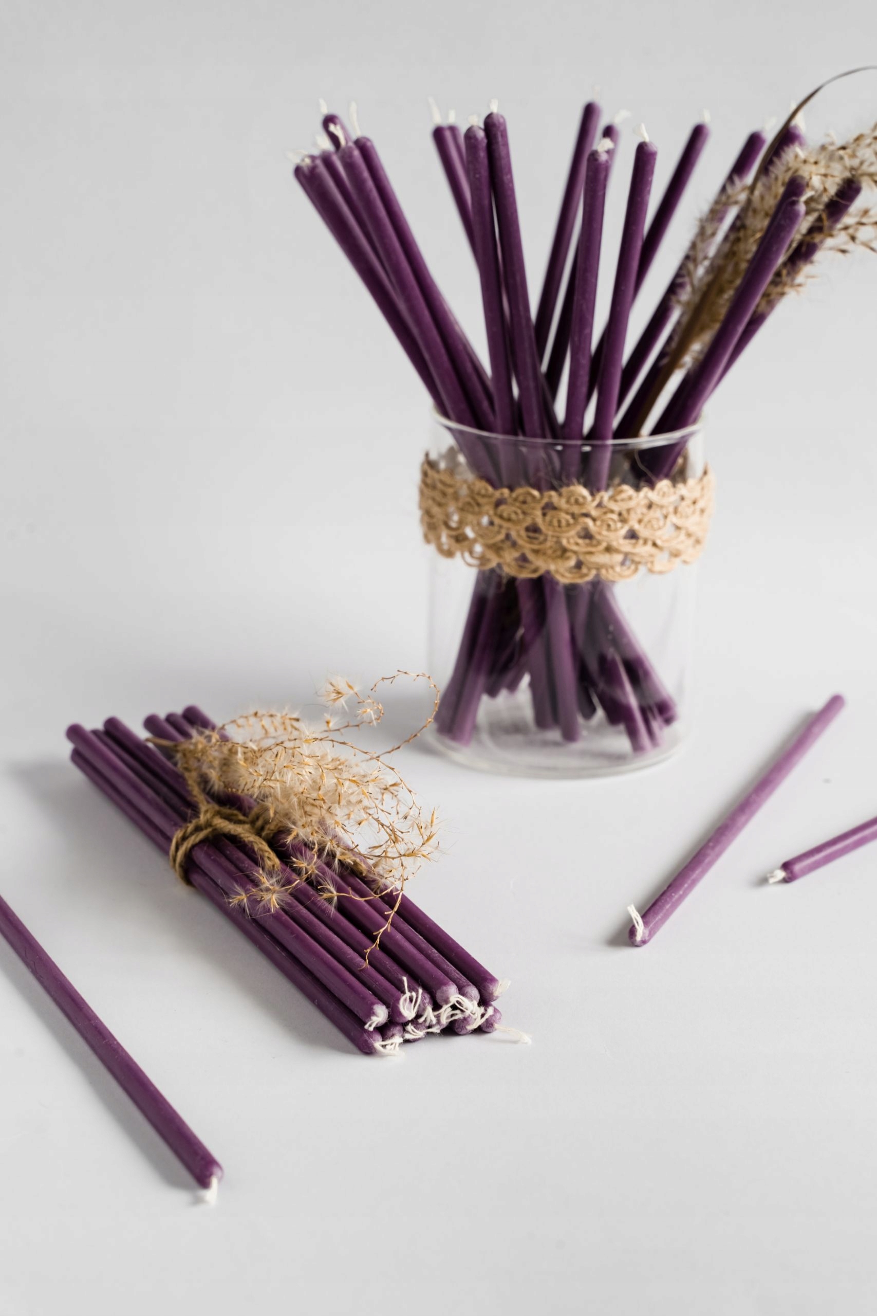 

Fioletowe świece 50% wosku rytualne ozdobne 20szt