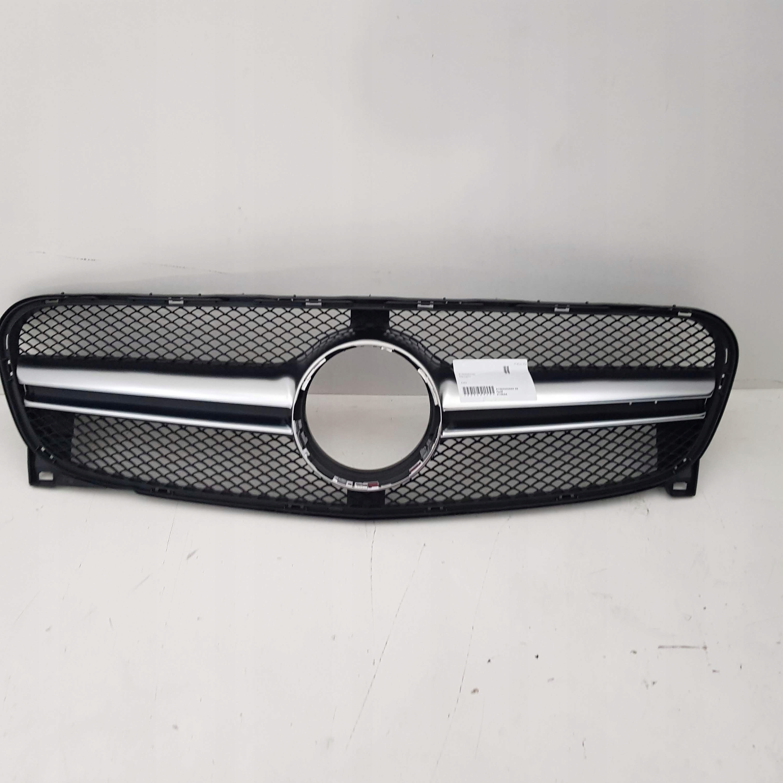MERCEDES GLA 156 45 AMG ATRAPA GRIL NOWY ORYGINAŁ Numer katalogowy części A1568880660