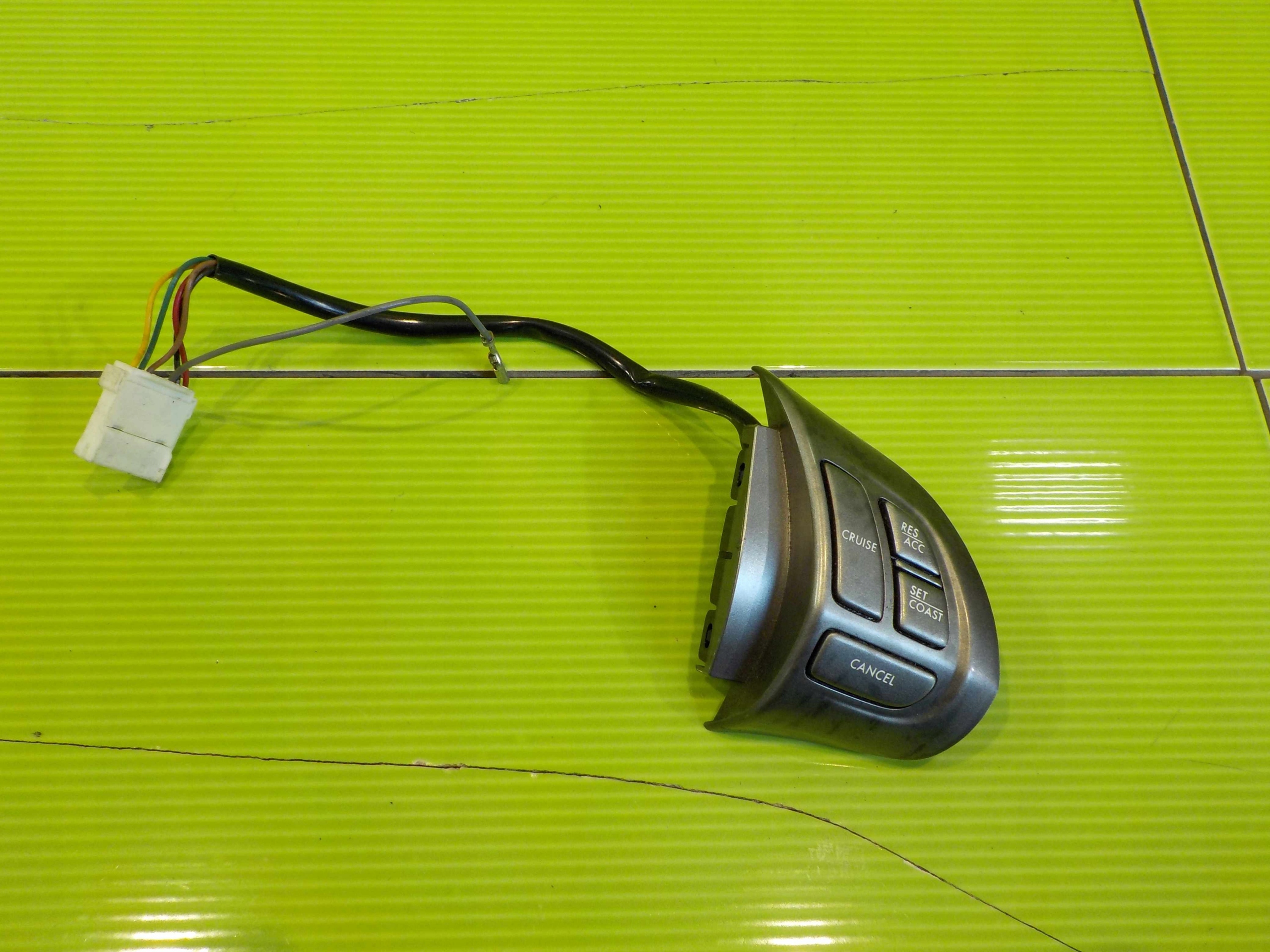 SUBARU FORESTER III 08r переключатель рулевой