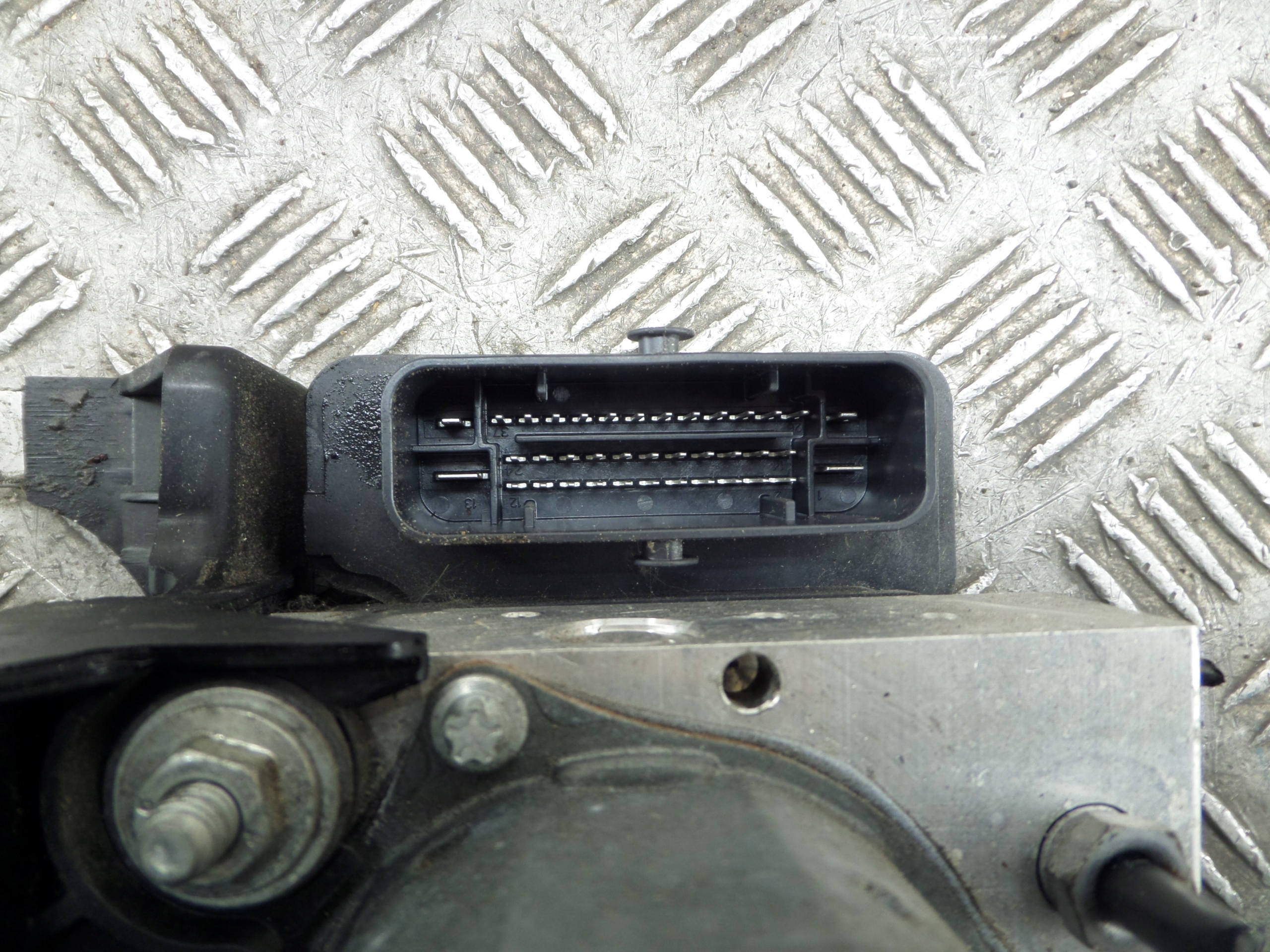 pump ABS MERCEDES-BENZ A-KLASA W176 A0094315212