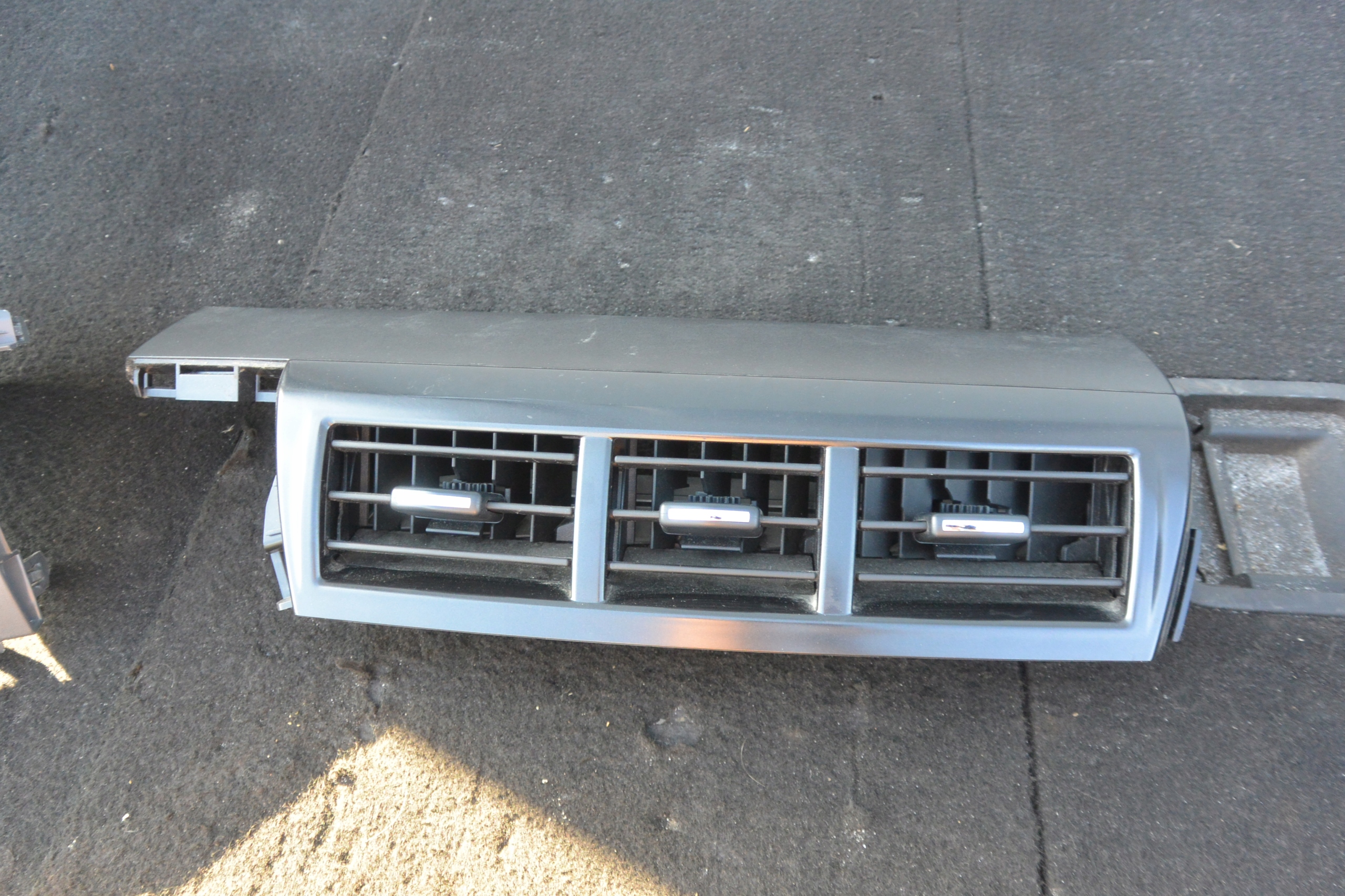 grid air conditioning devices TOYOTA PRIUS plus + KOMPLET