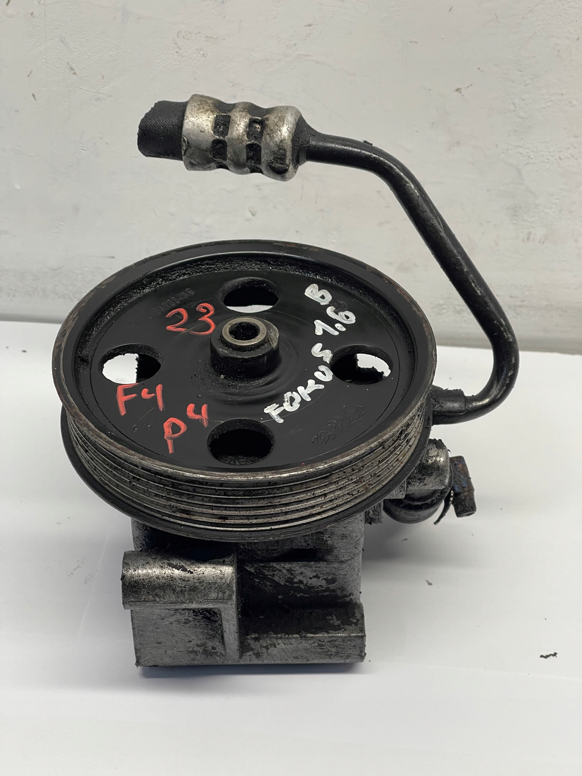 FORD FOCUS ST servo pump UKLADU steering wheel 4M503A733AB
