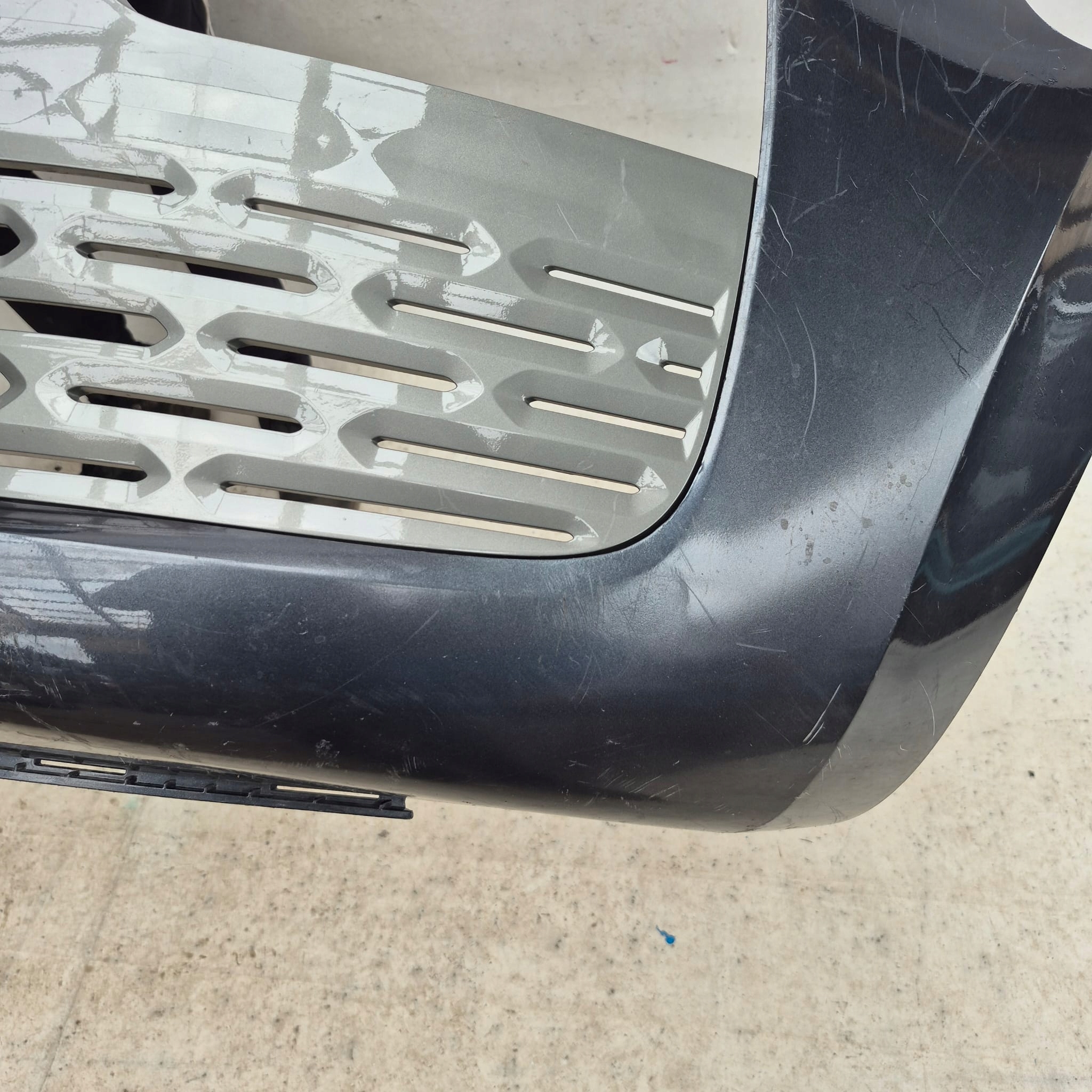 HYUNDAI STARIA 21-> bumper front front PDC