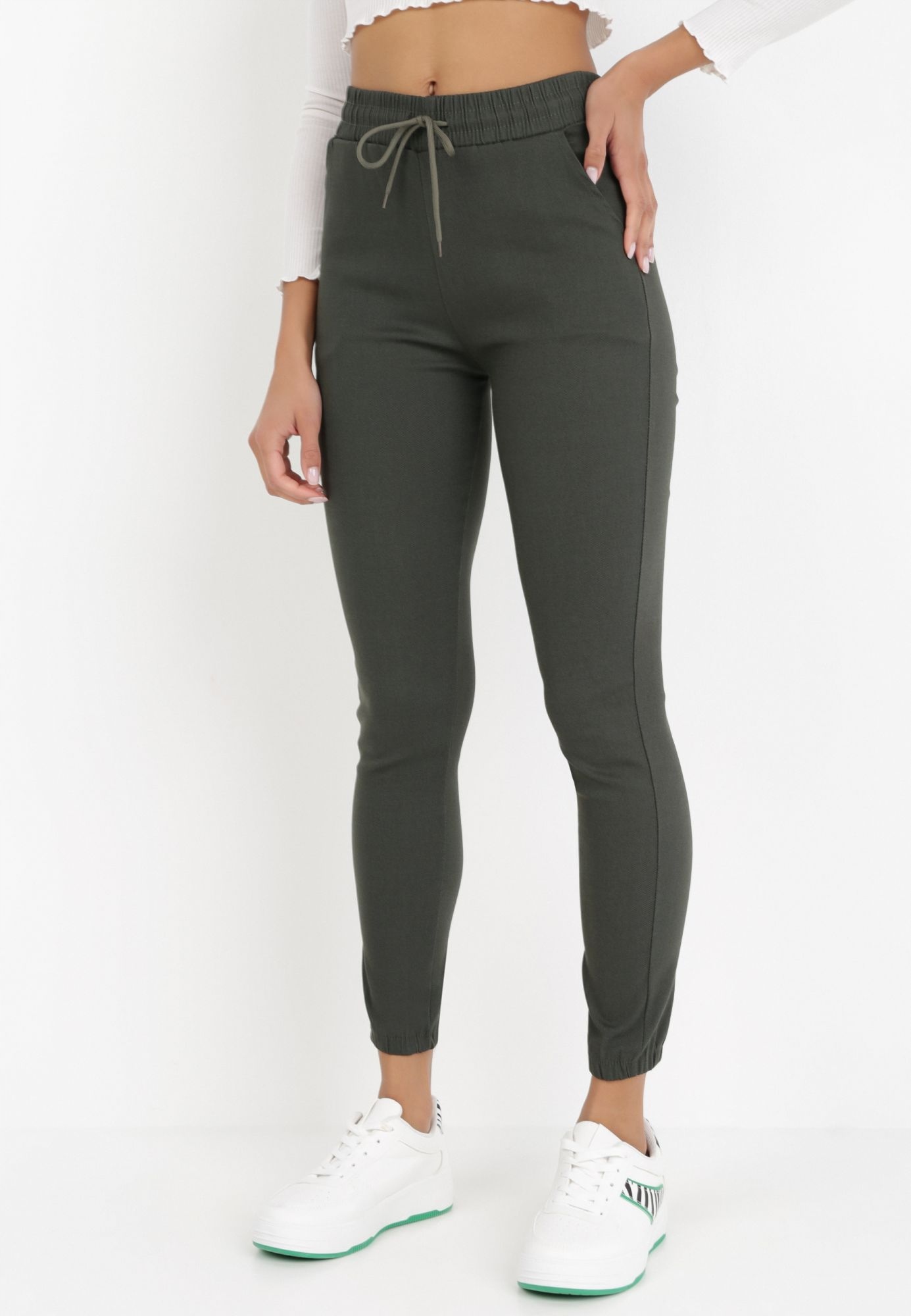 

Born2Be Ciemnozielone Spodnie damskie L/XL Joggery