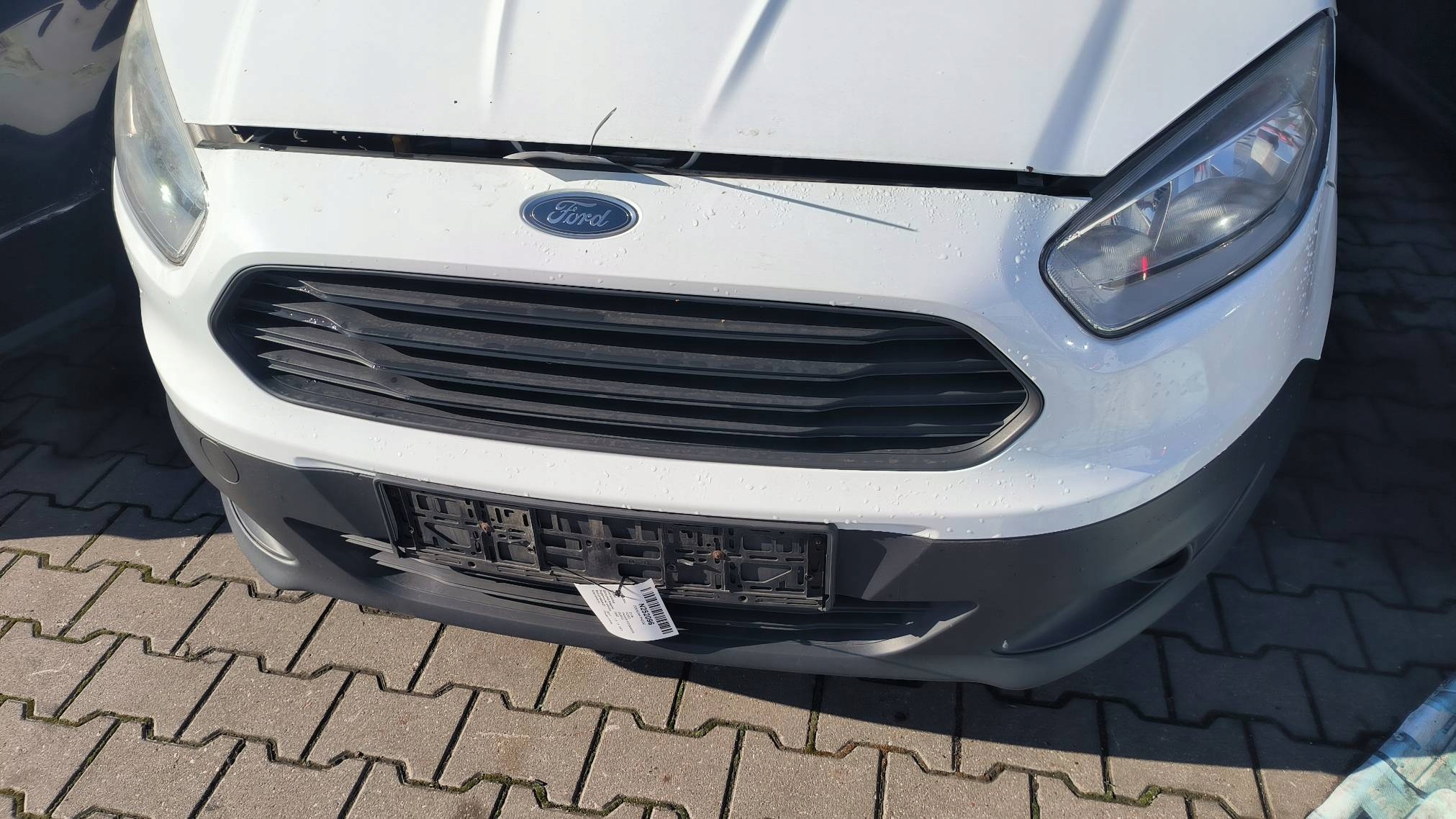 bumper front FROZEN WHITE FORD TRANSIT COURIER