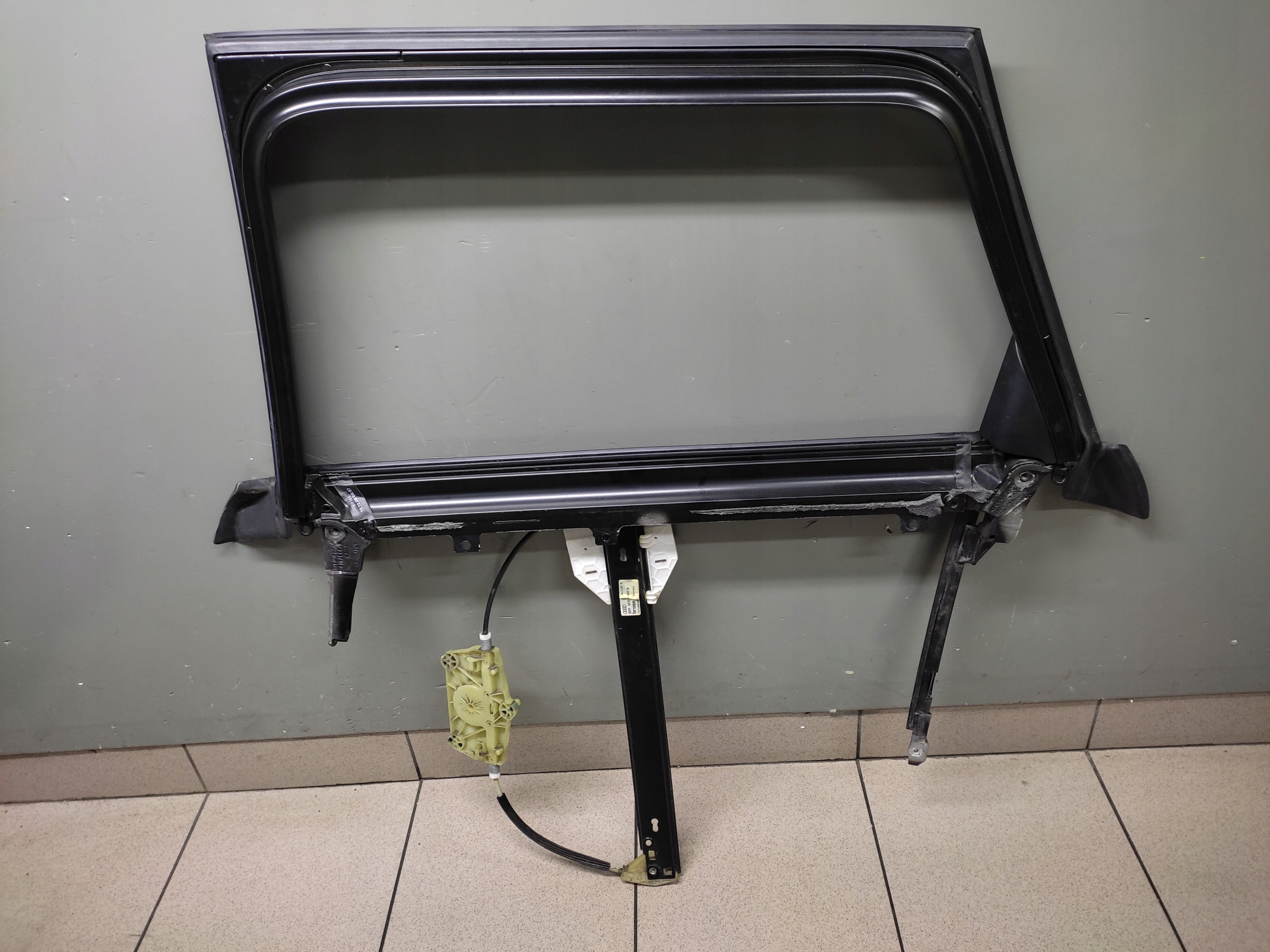 AUDI A6 C6 KOMBI window regulator right rear part