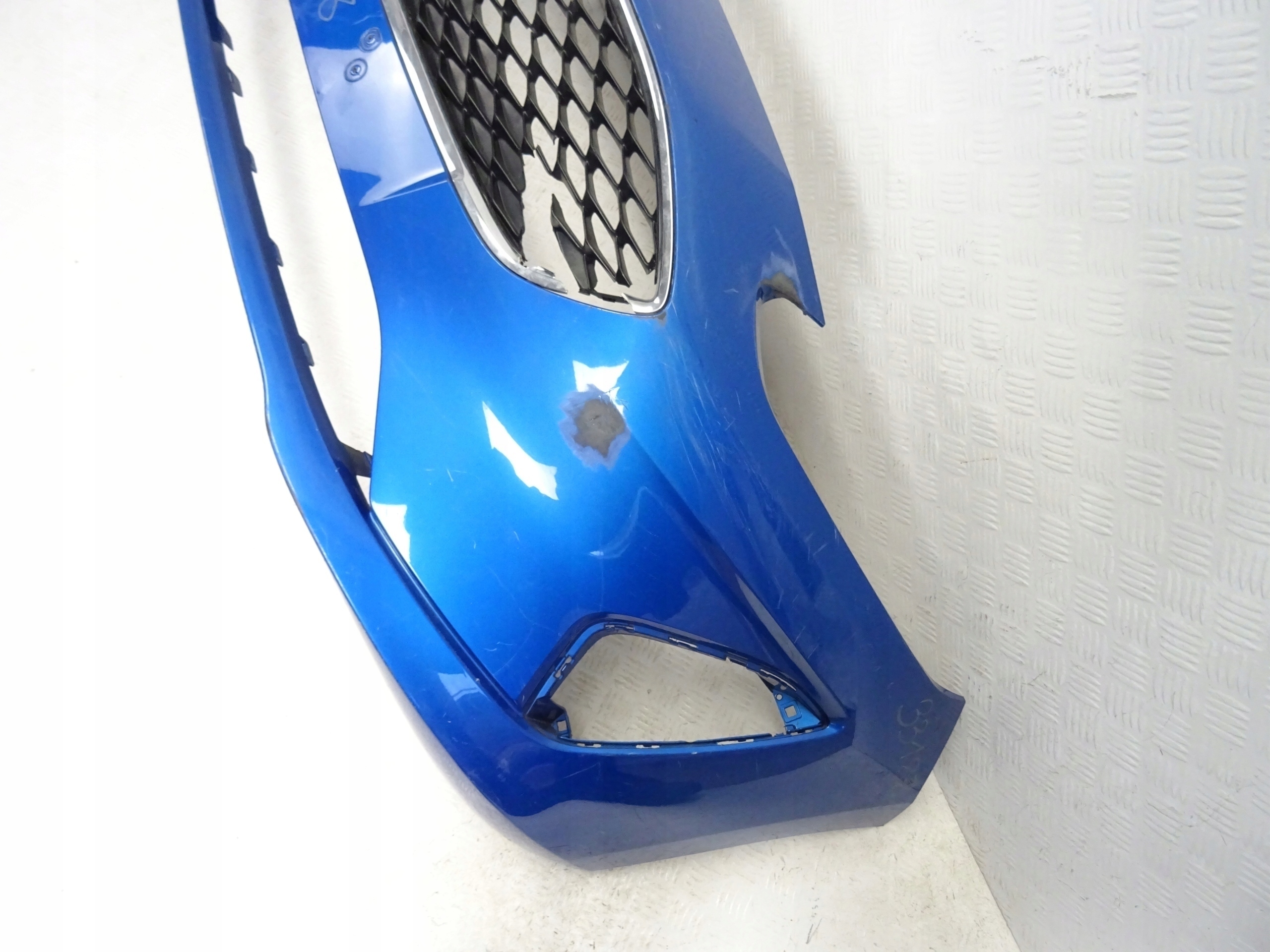 Ford Fiesta MK8 nárazník předek přední
