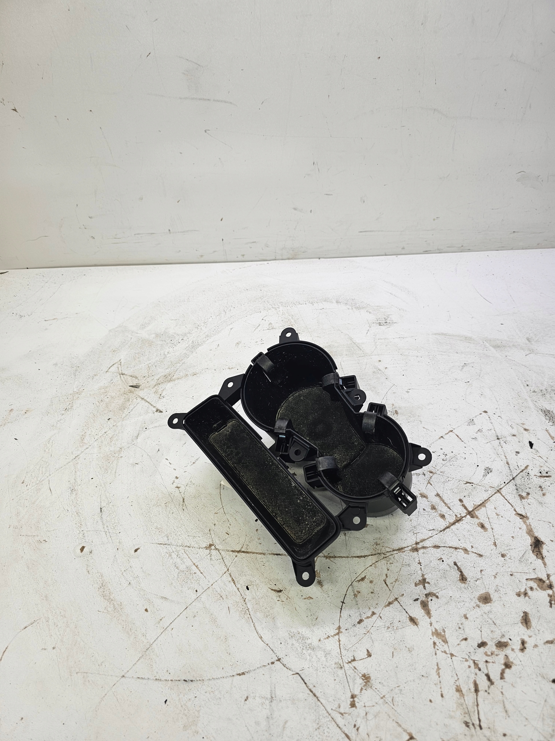 bracket passenger compartment for KUBKI AUDI A4 B8 8K0862533