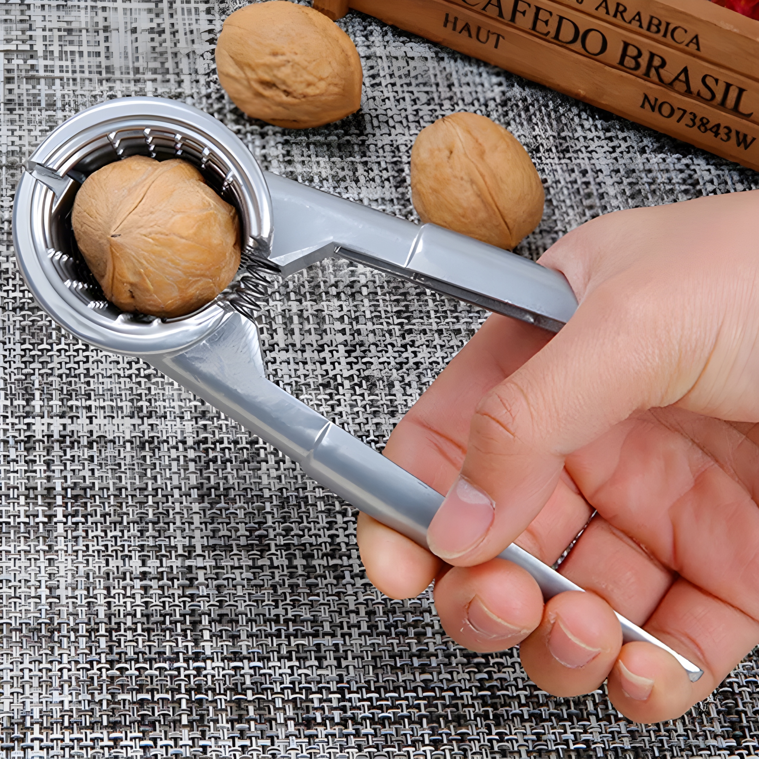 SOLIDNY DZIADEK DO ORZECHÓW STALOWY WYTRZYMAŁY OTWIERACZ DO BUTELEK 2w1 Stan opakowania oryginalne