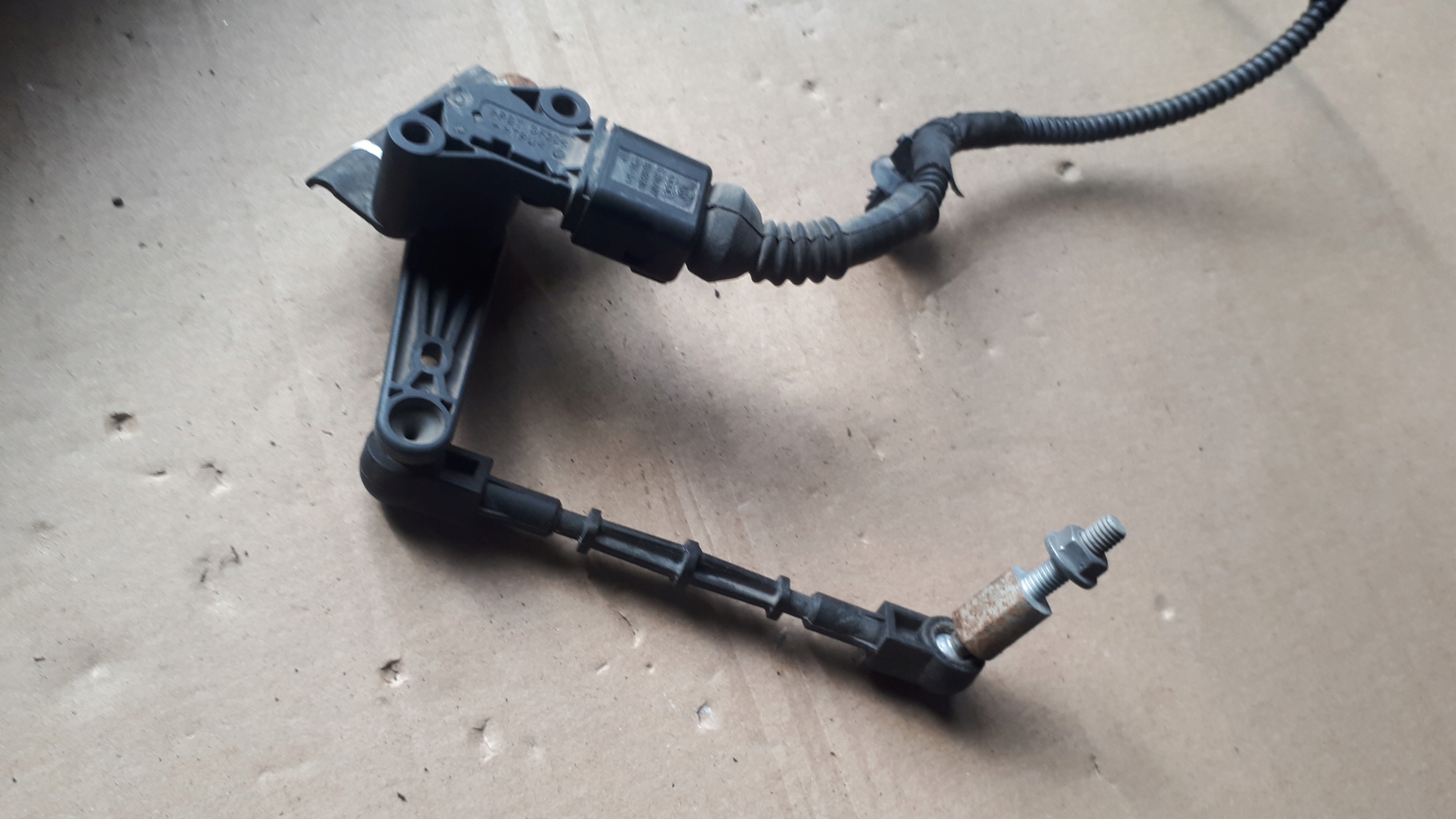 S4 B9 A4 8W SENSOR POZIOMOWANIA LICHTE HECK S5 8W