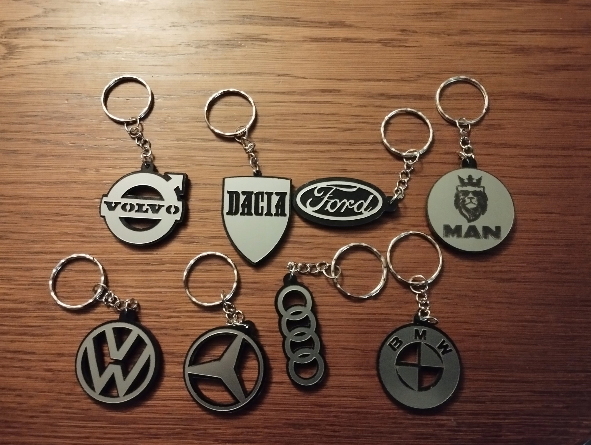 breloczek akryl audi ,bmw,wszystkie marki