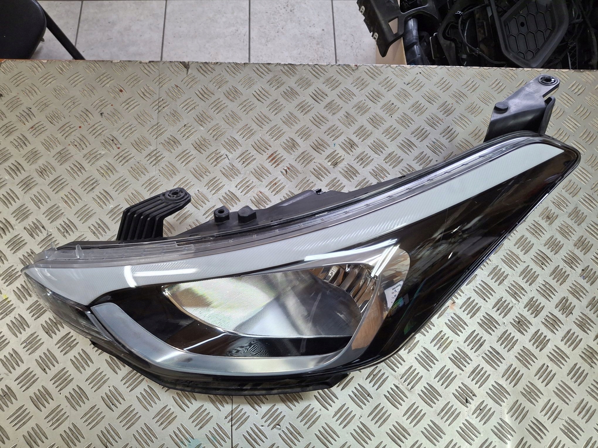 light left front ZWYKLA HYUNDAI I20 II 2014R->
