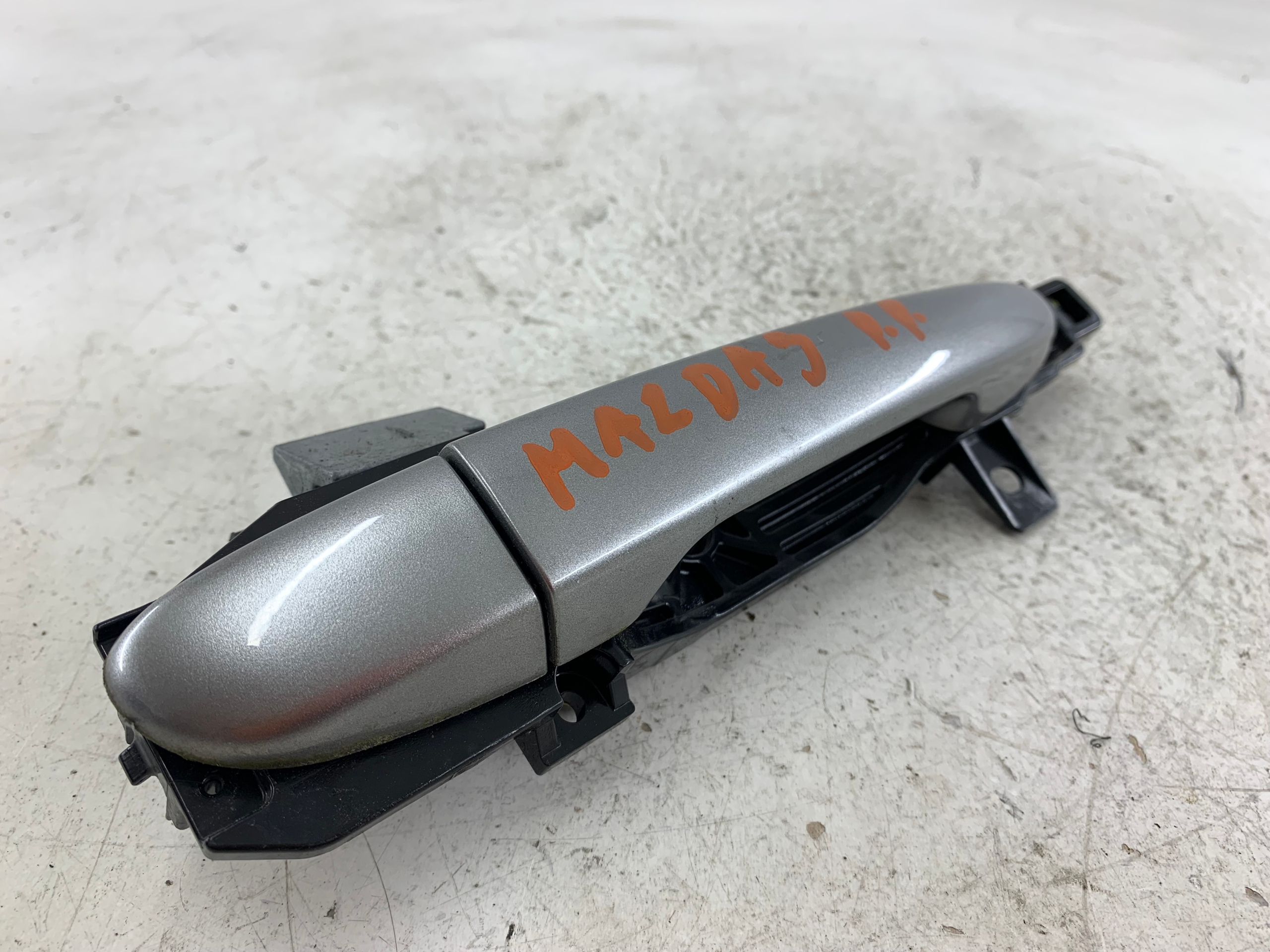 MAZDA 3 II BL handle exterior right front SREBRNA